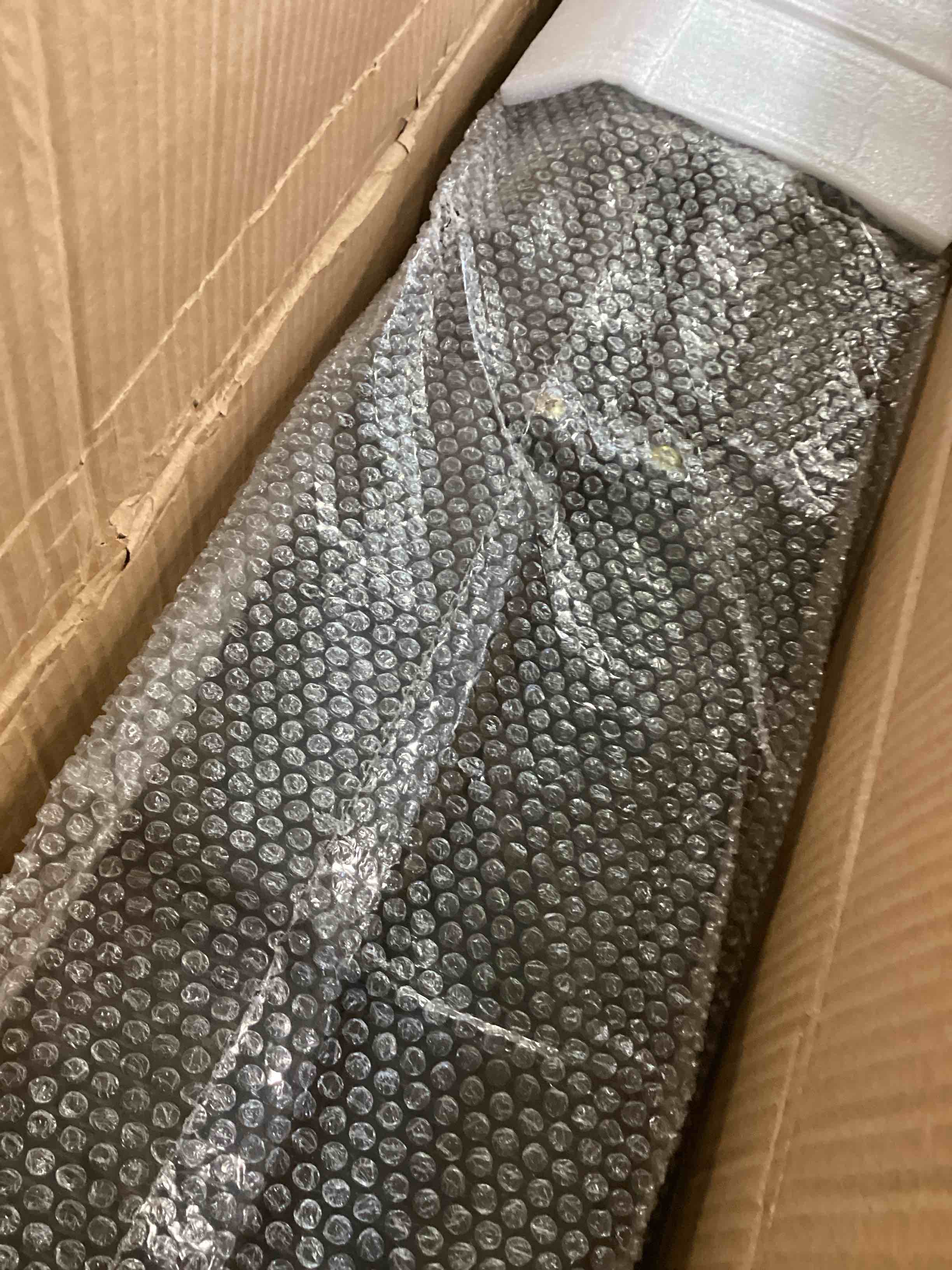 https://s3.amazonaws.com/lotting-images-prod/bidfta/PNK0000320_1723834370450.jpeg