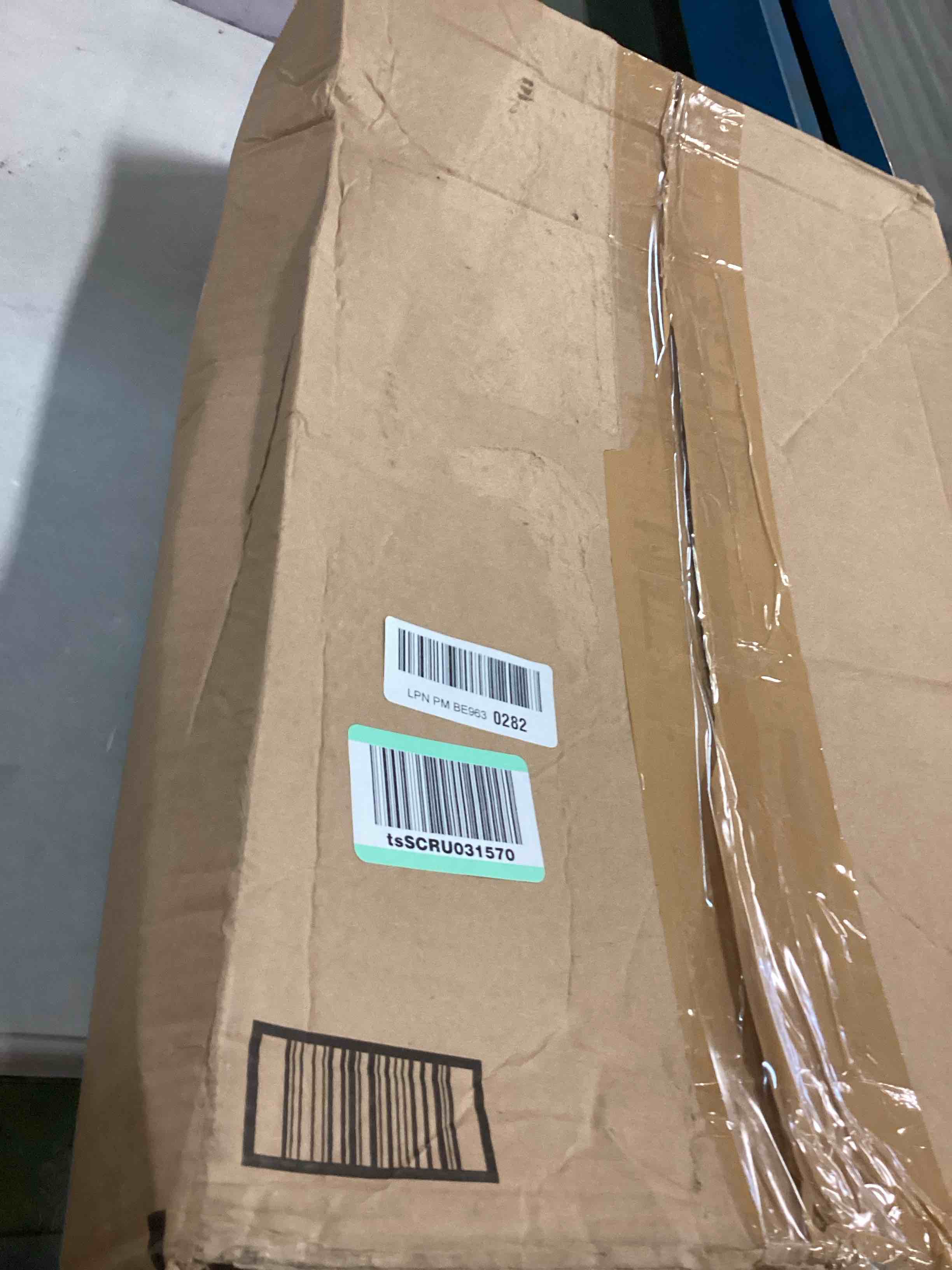 https://s3.amazonaws.com/lotting-images-prod/bidfta/PNK0000657_1723734157809.jpeg
