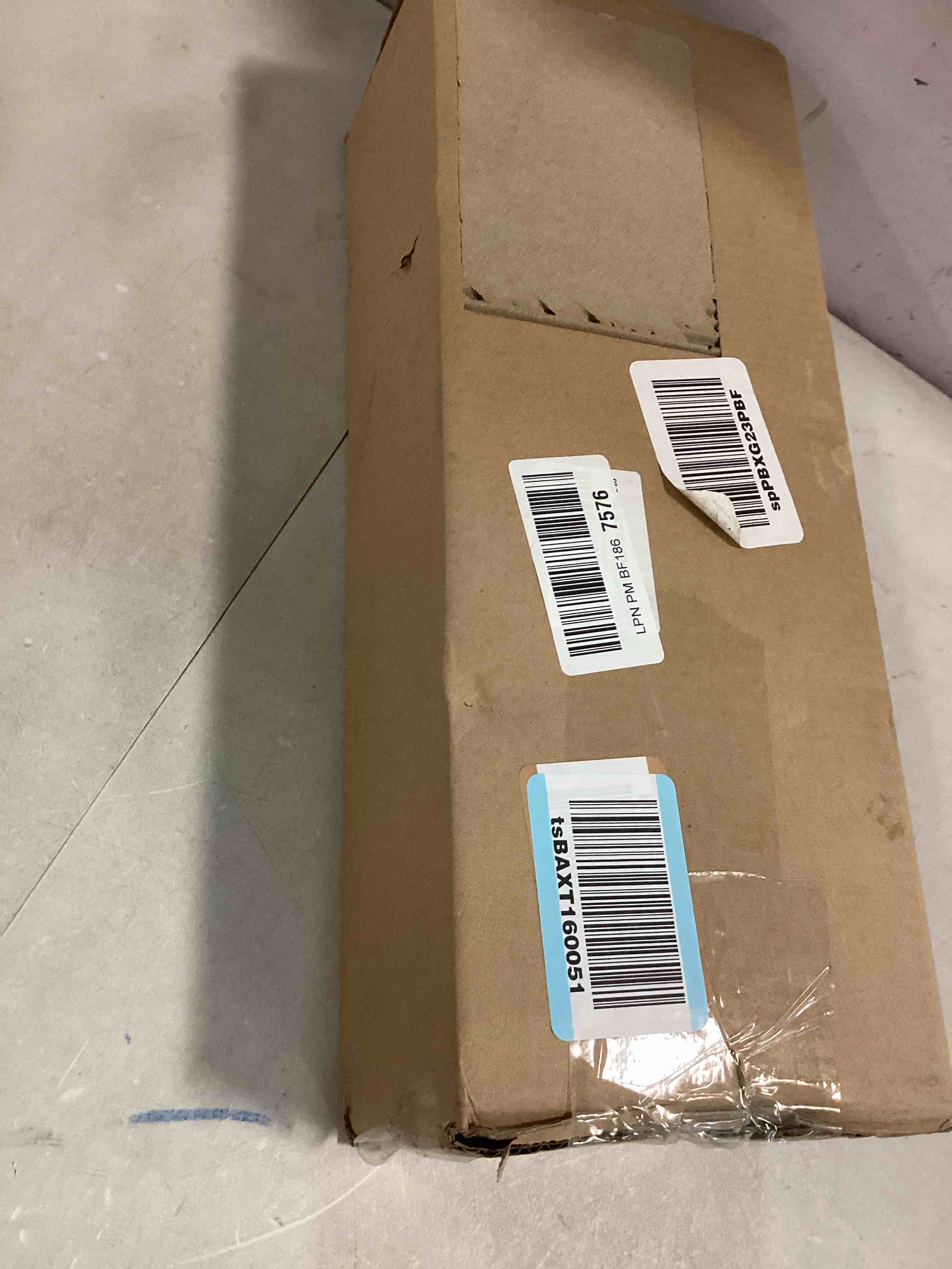 https://s3.amazonaws.com/lotting-images-prod/bidfta/PNK0000764_1723723566963.jpeg