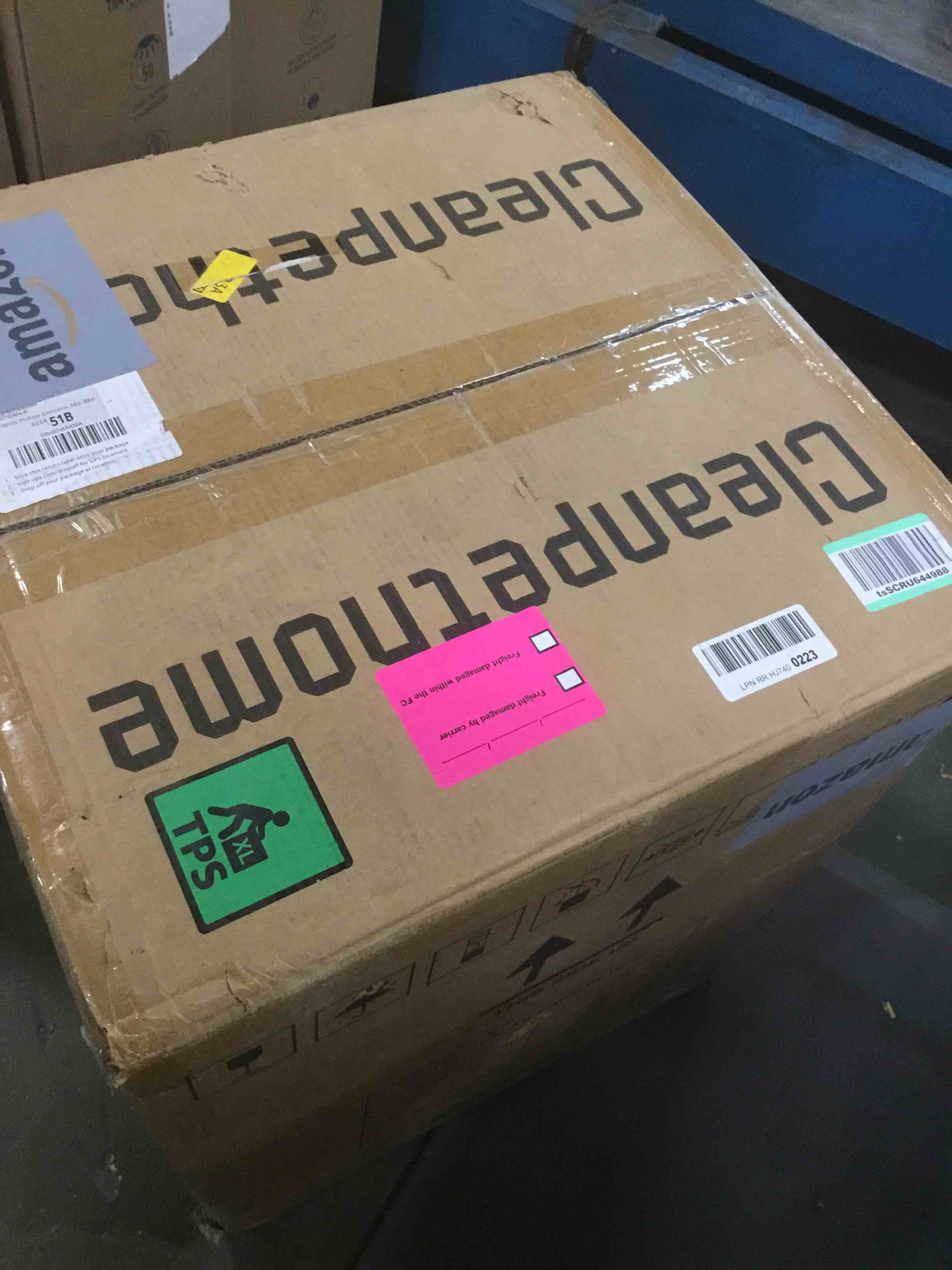 https://s3.amazonaws.com/lotting-images-prod/bidfta/PNK0002360_1724091285826.jpeg