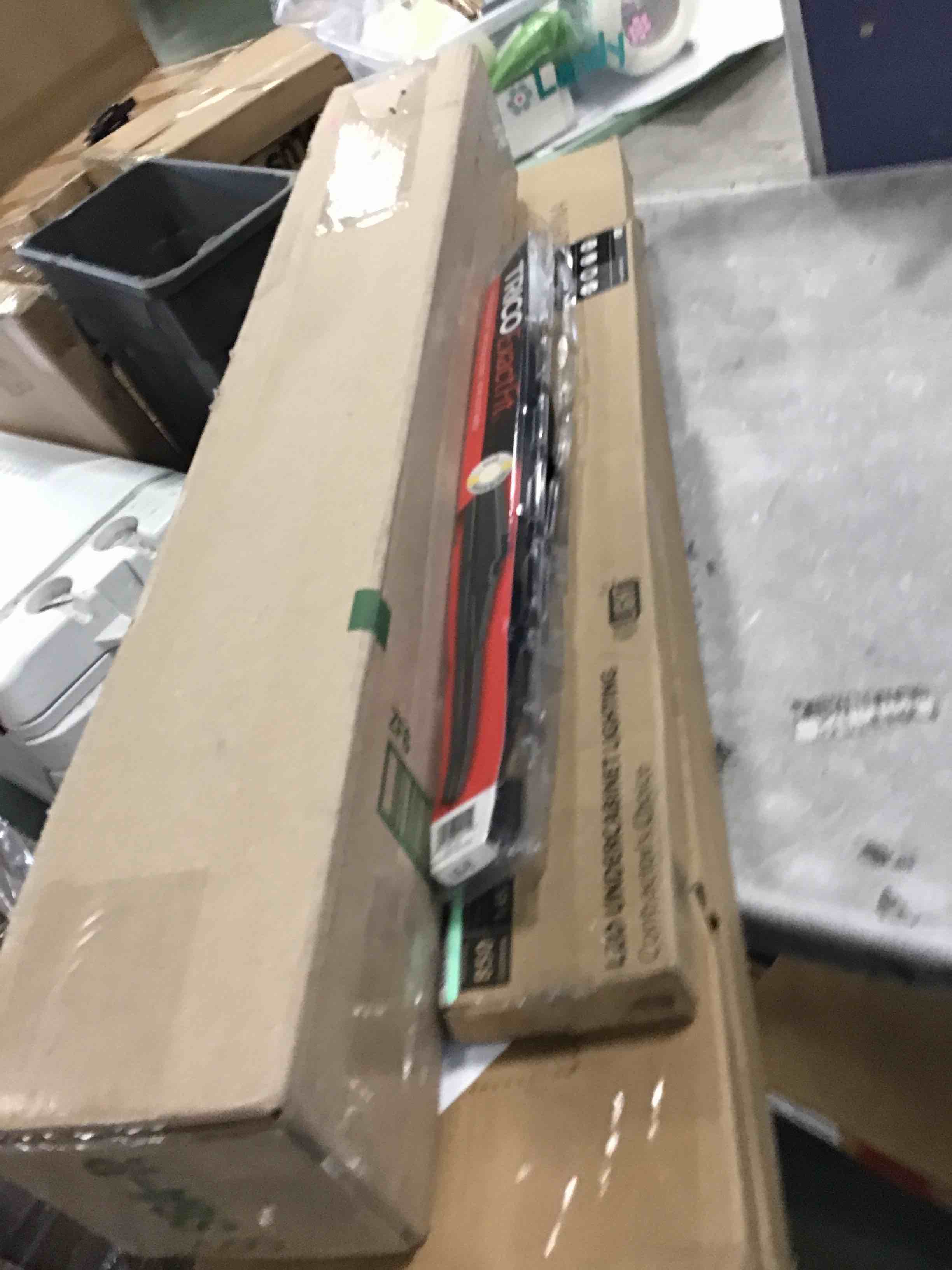 https://s3.amazonaws.com/lotting-images-prod/bidfta/PNK0003442_1723055126278.jpeg