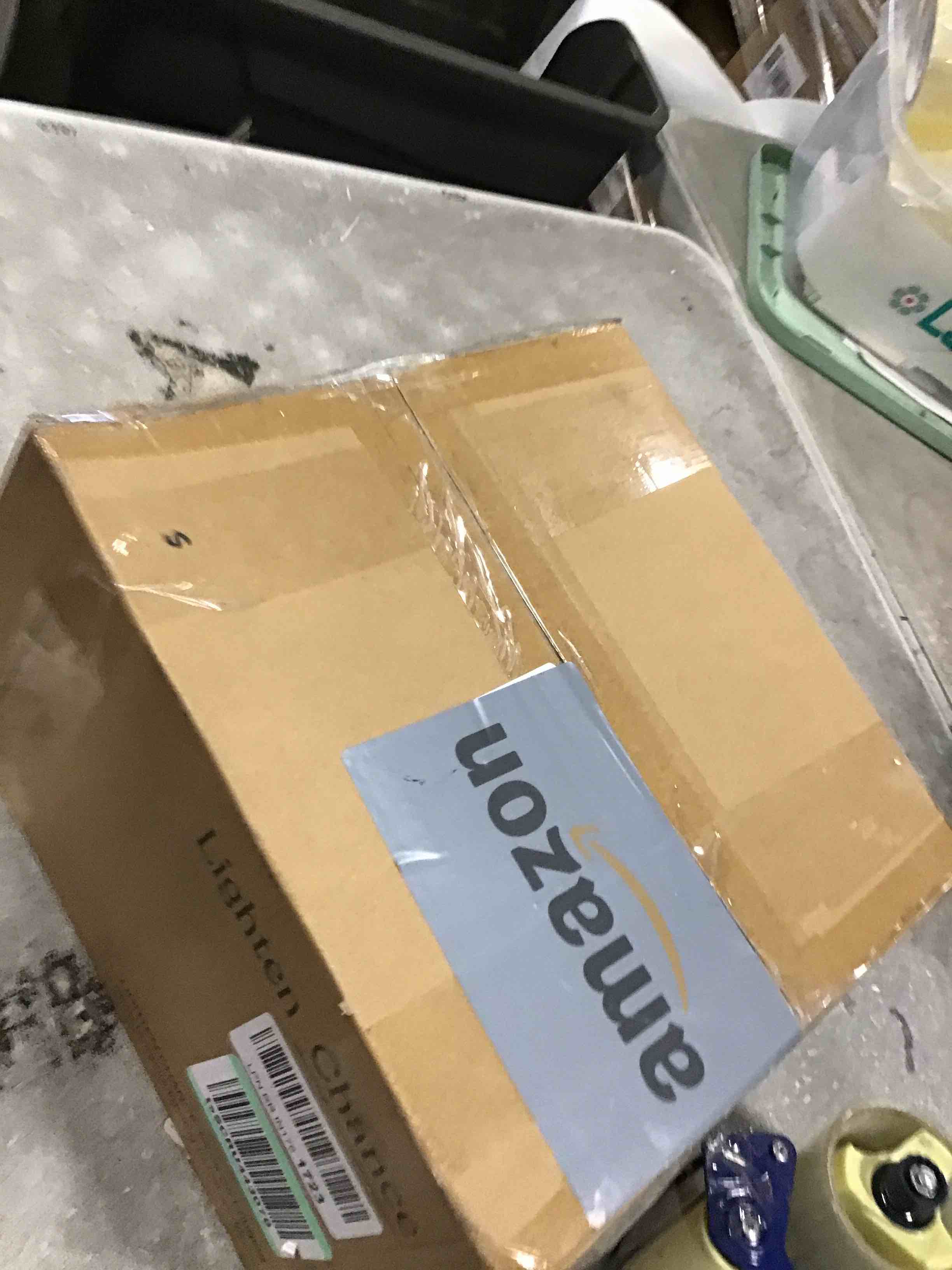 https://s3.amazonaws.com/lotting-images-prod/bidfta/PNK0003578_1723041233921.jpeg