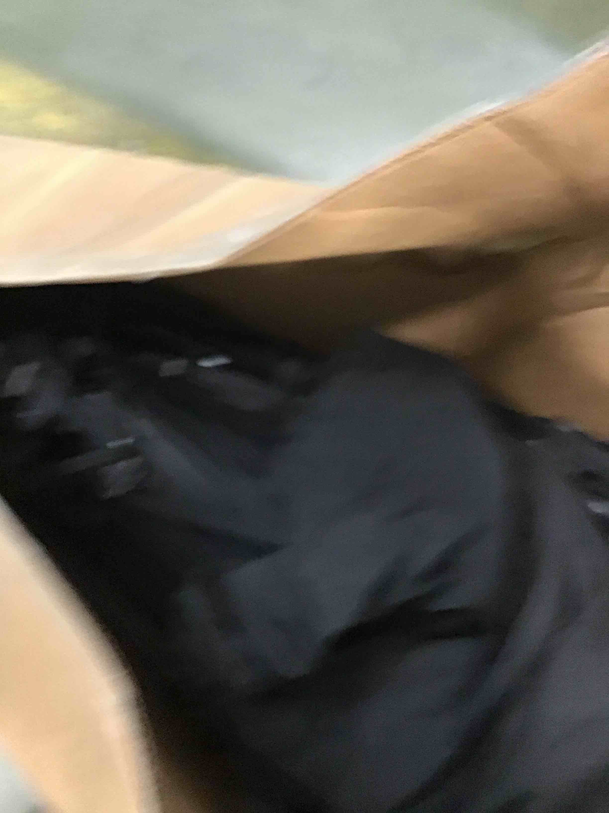 https://s3.amazonaws.com/lotting-images-prod/bidfta/PNK0003949_1722950580164.jpeg