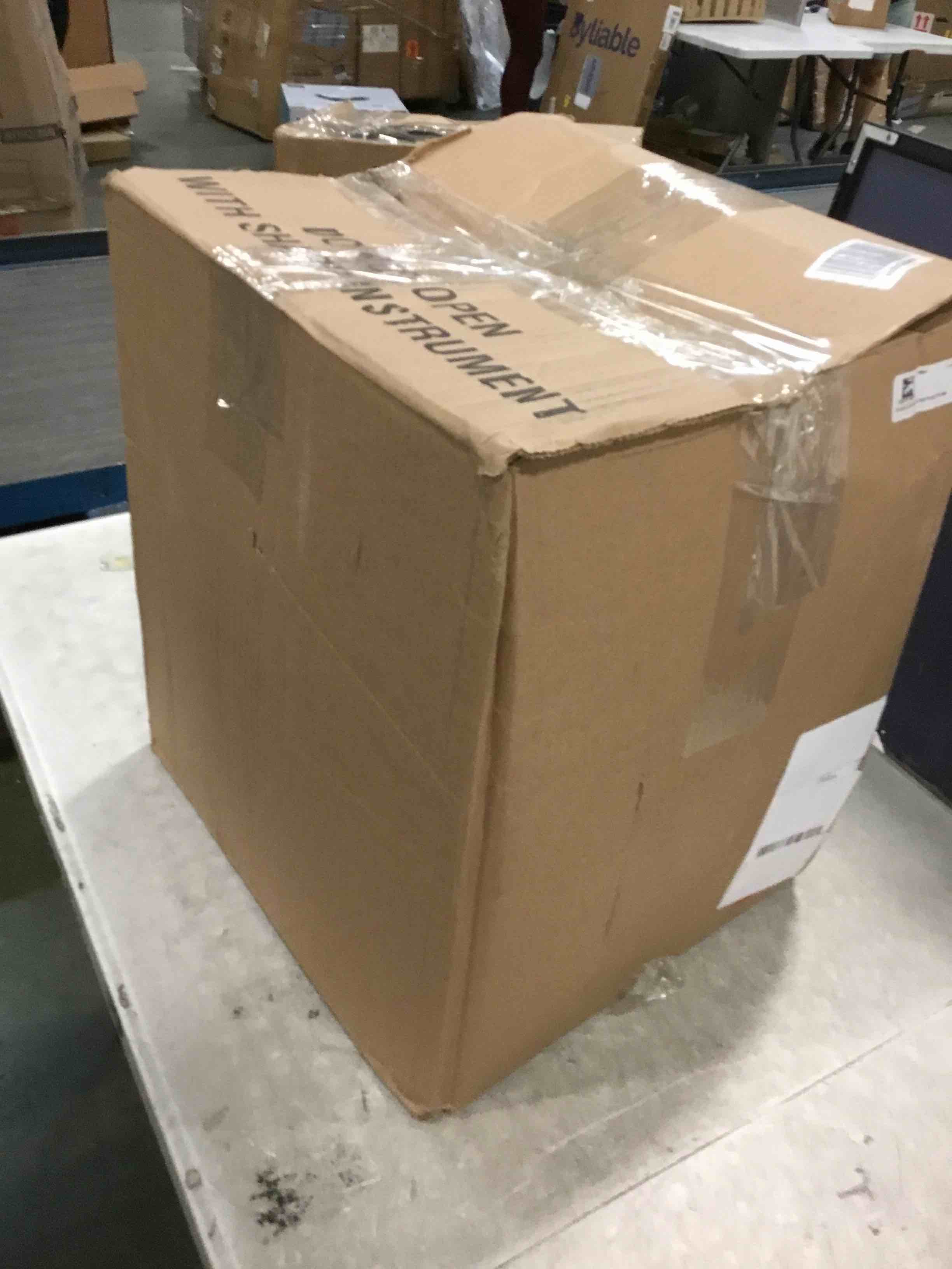 https://s3.amazonaws.com/lotting-images-prod/bidfta/PNK0004408_1724114015710.jpeg