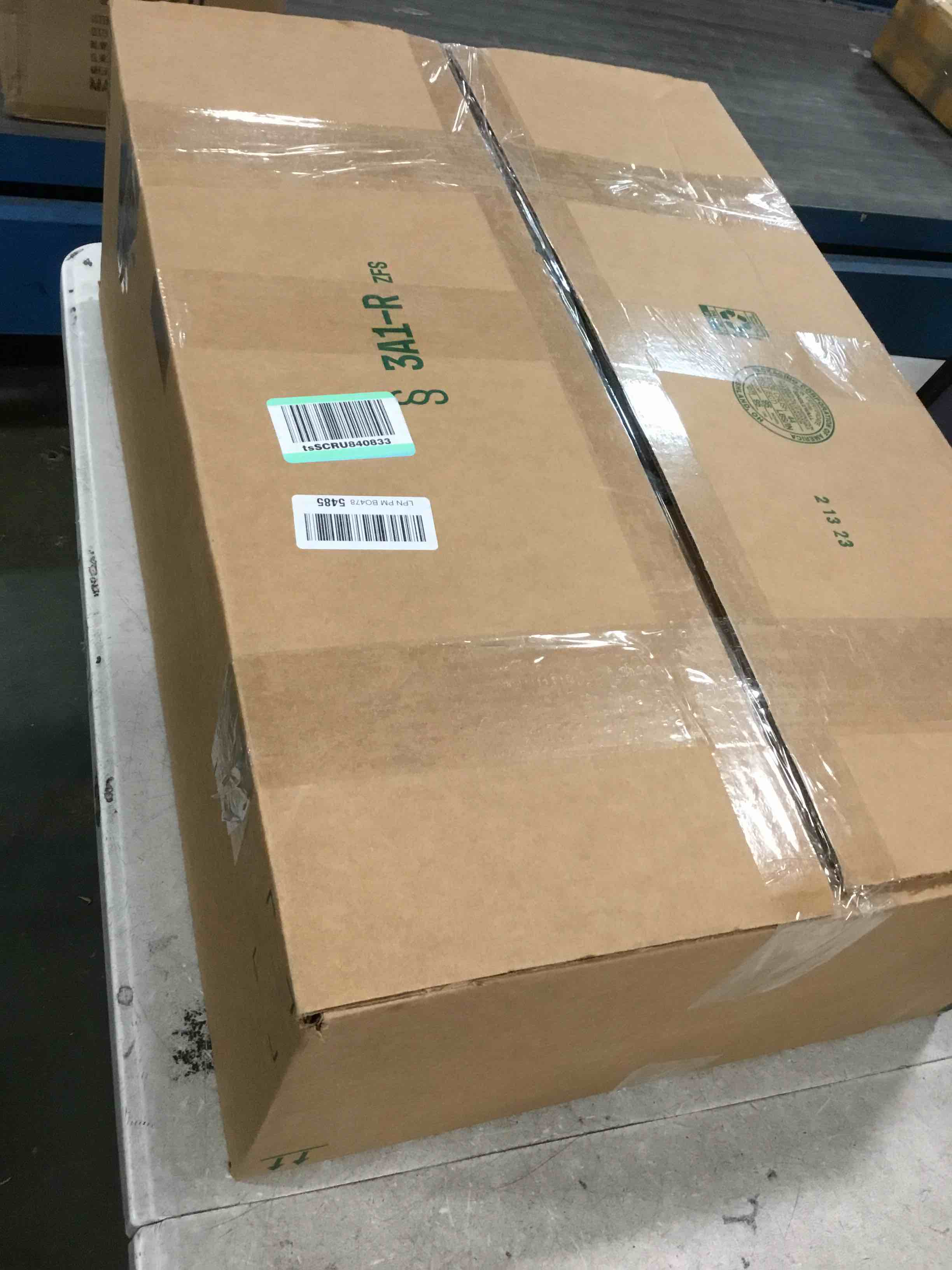 https://s3.amazonaws.com/lotting-images-prod/bidfta/PNK0004470_1724106165383.jpeg