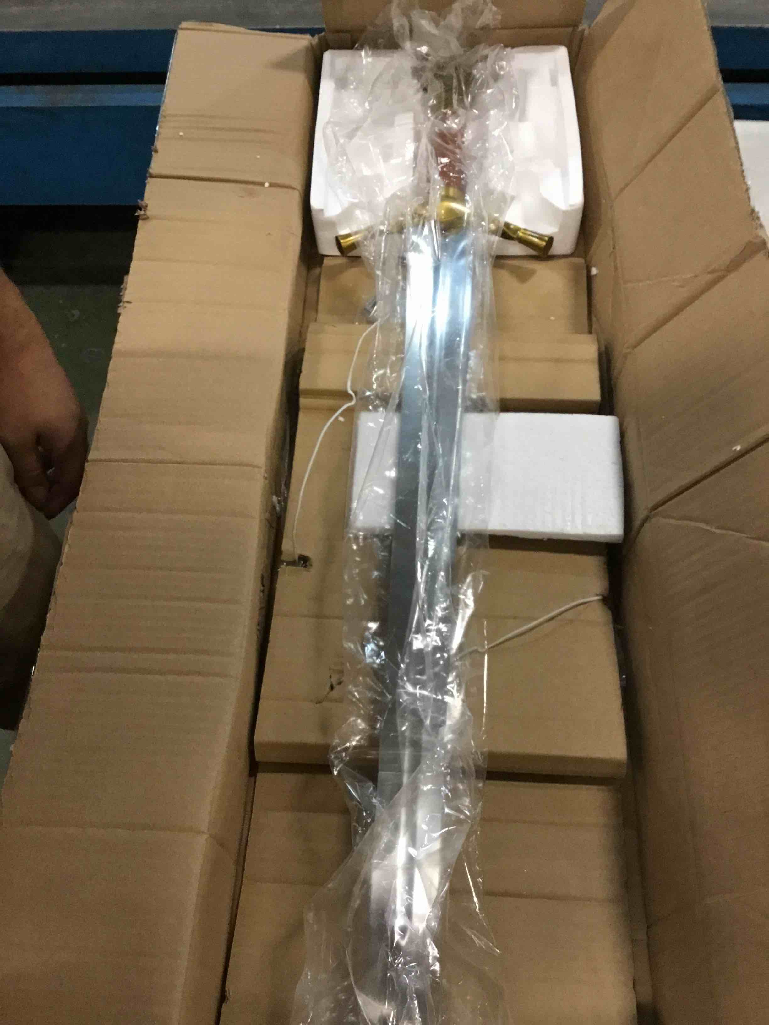 https://s3.amazonaws.com/lotting-images-prod/bidfta/PNK0004831_1723693926186.jpeg