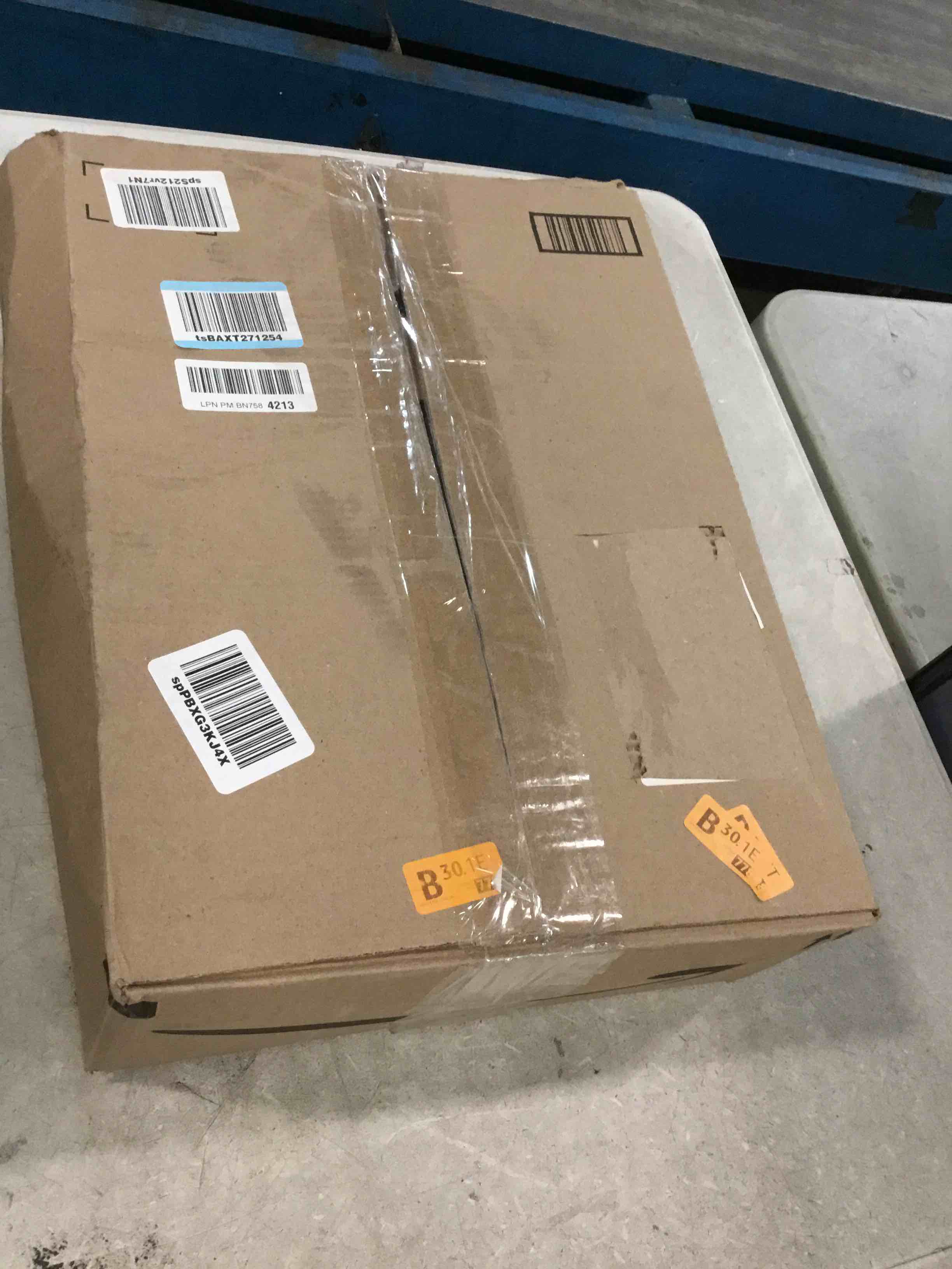 https://s3.amazonaws.com/lotting-images-prod/bidfta/PNK0005263_1723250435509.jpeg