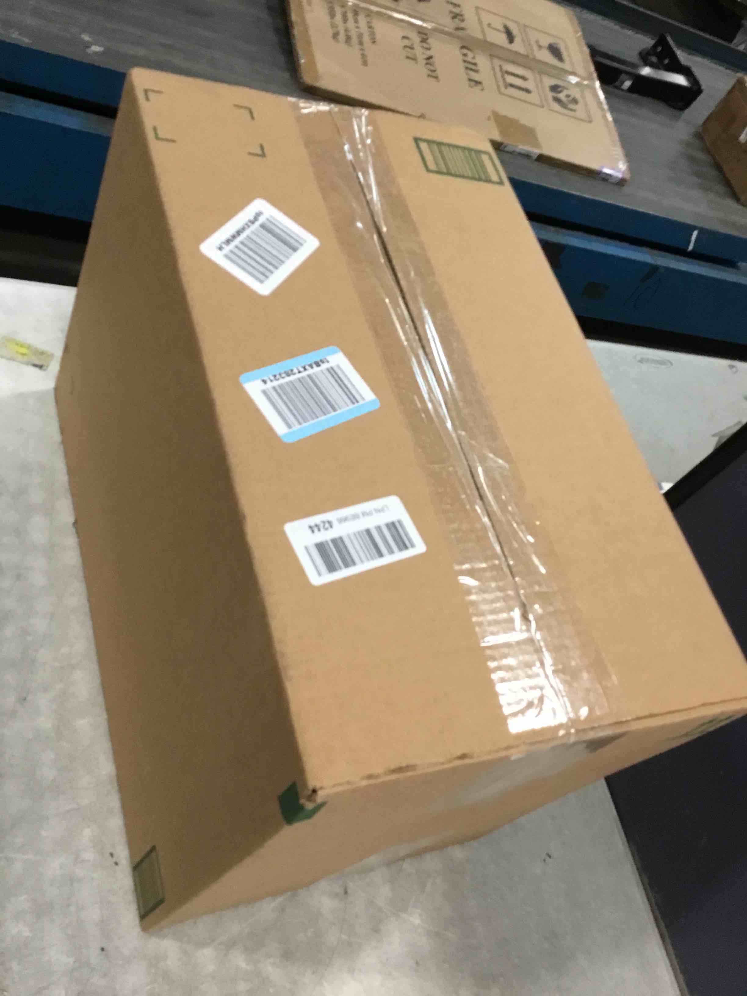 https://s3.amazonaws.com/lotting-images-prod/bidfta/PNK0005597_1723152077486.jpeg
