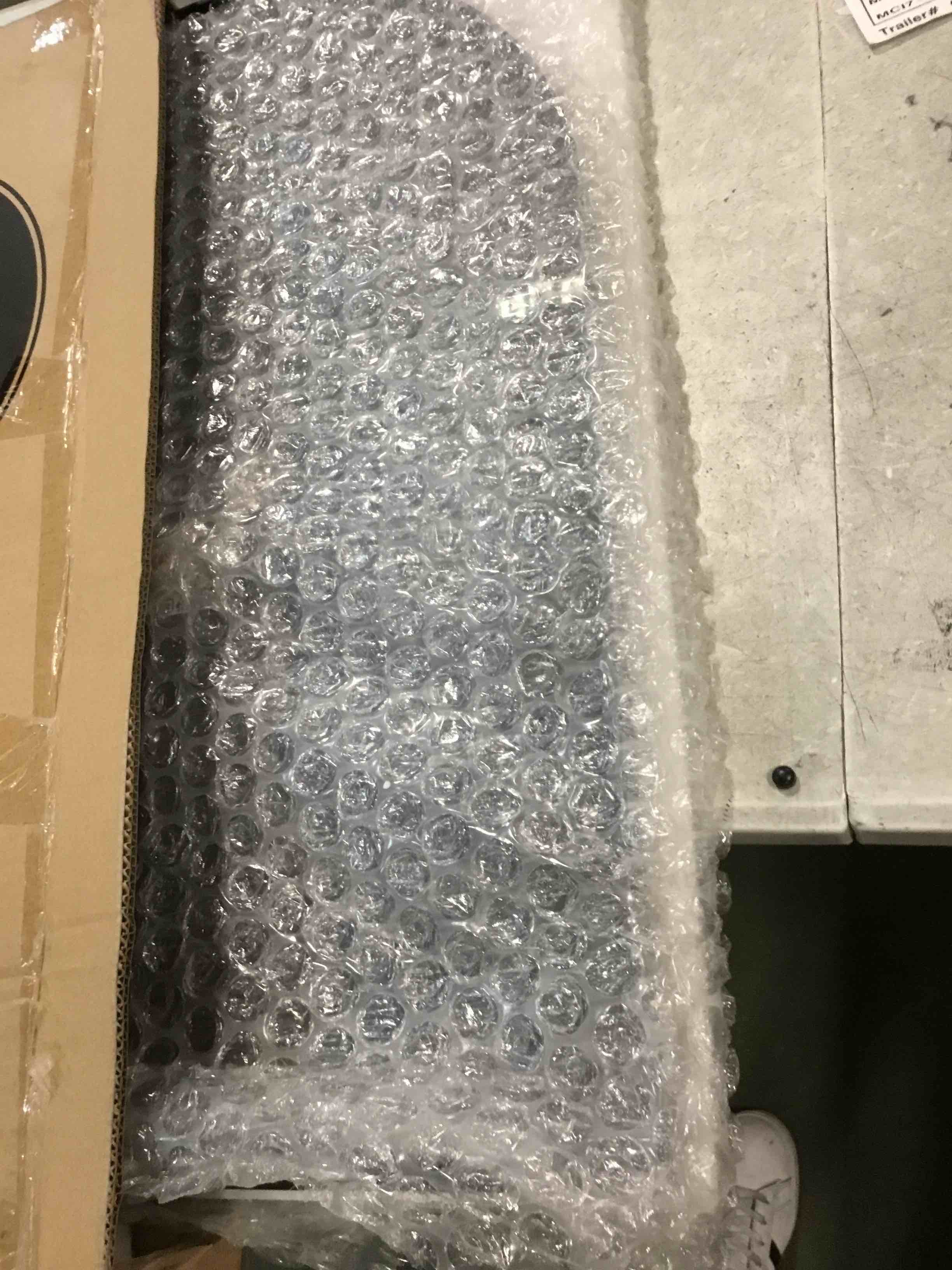 https://s3.amazonaws.com/lotting-images-prod/bidfta/PNK0005911_1722991542156.jpeg