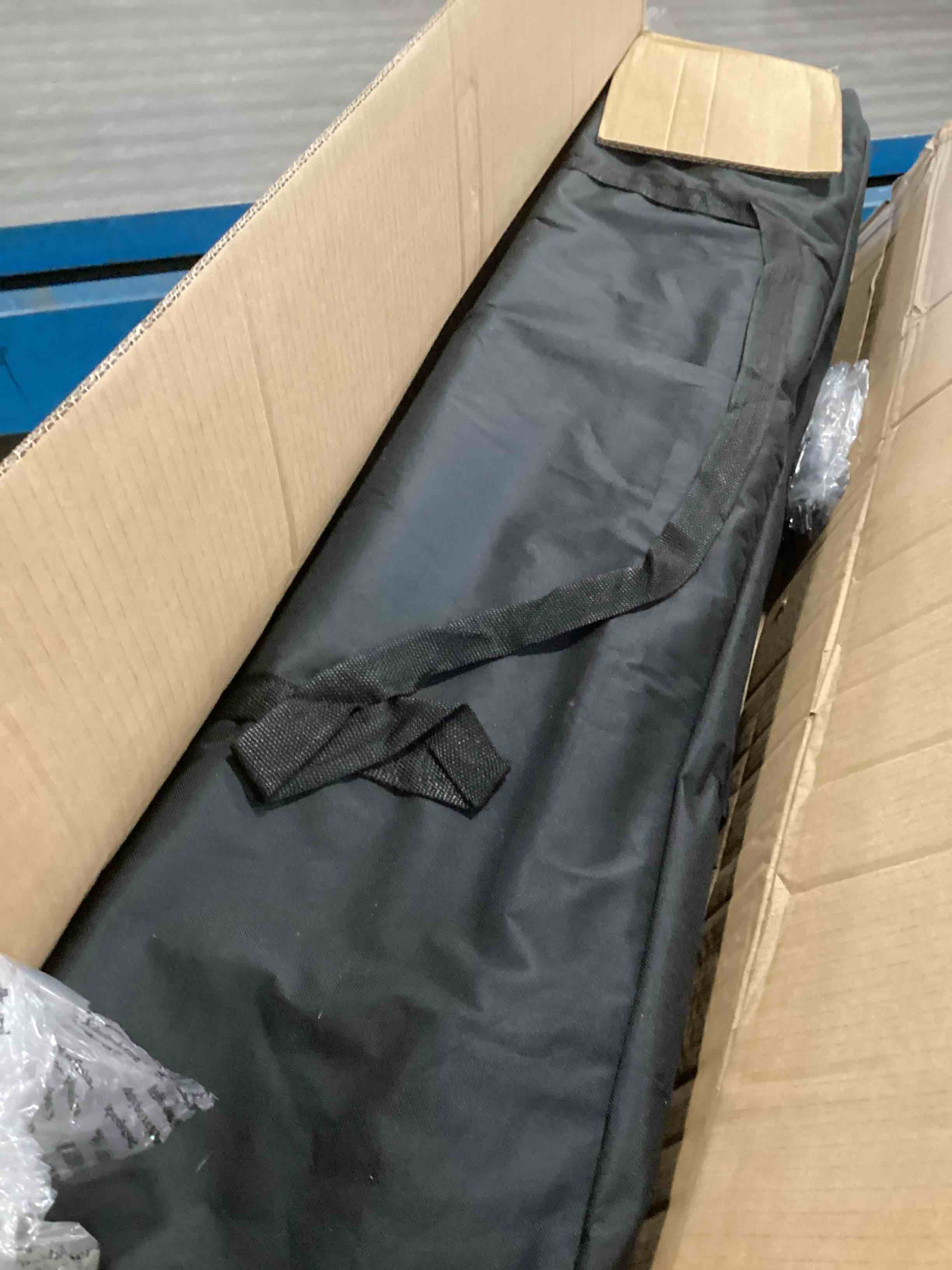 https://s3.amazonaws.com/lotting-images-prod/bidfta/PNK0006172_1724070037306.jpeg