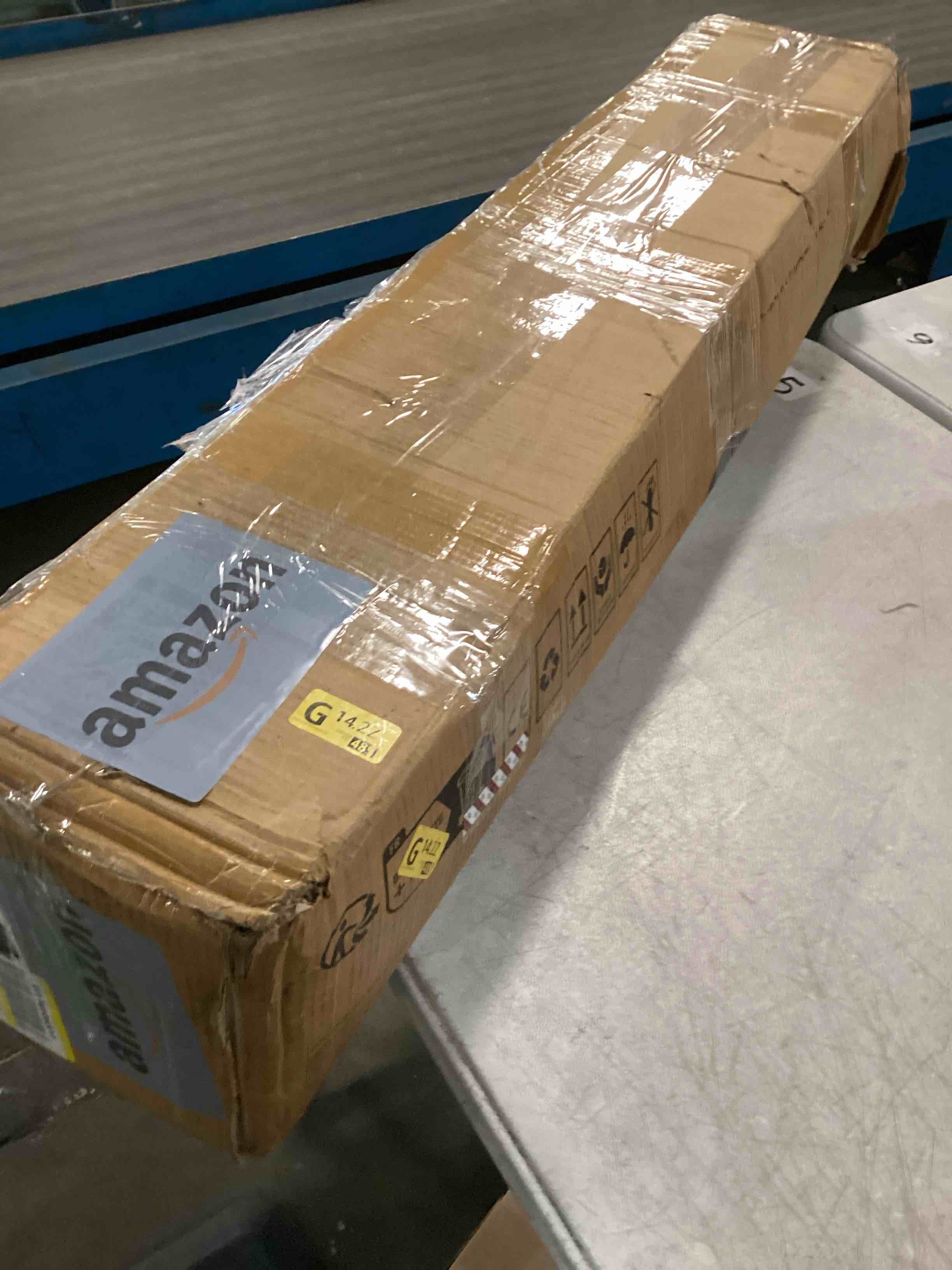 https://s3.amazonaws.com/lotting-images-prod/bidfta/PNK0006172_1724070069805.jpeg