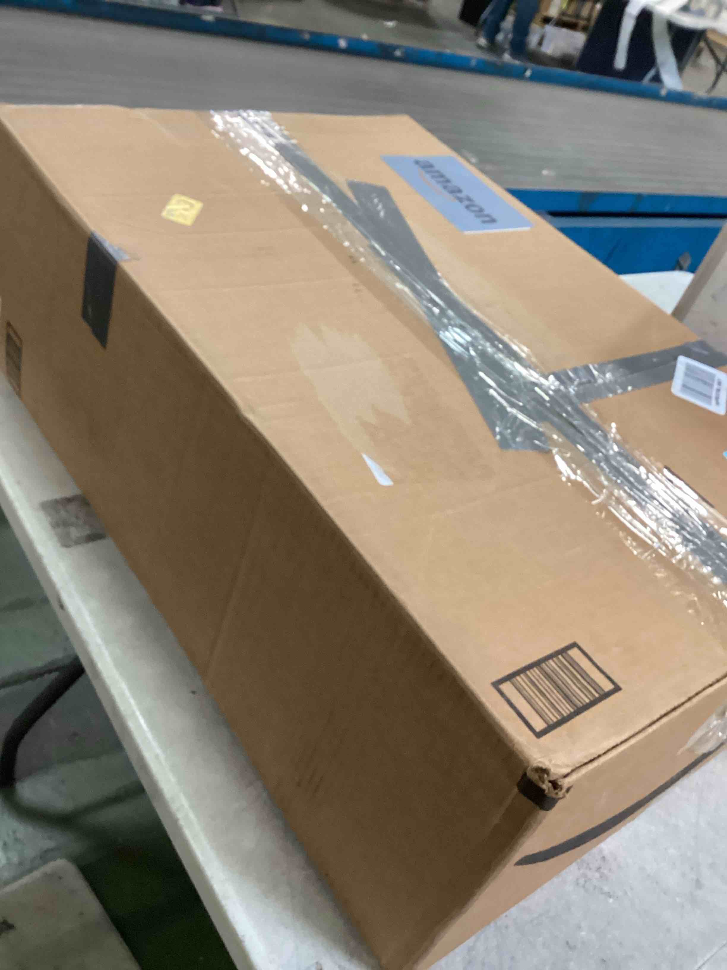 https://s3.amazonaws.com/lotting-images-prod/bidfta/PNK0006427_1723752973427.jpeg