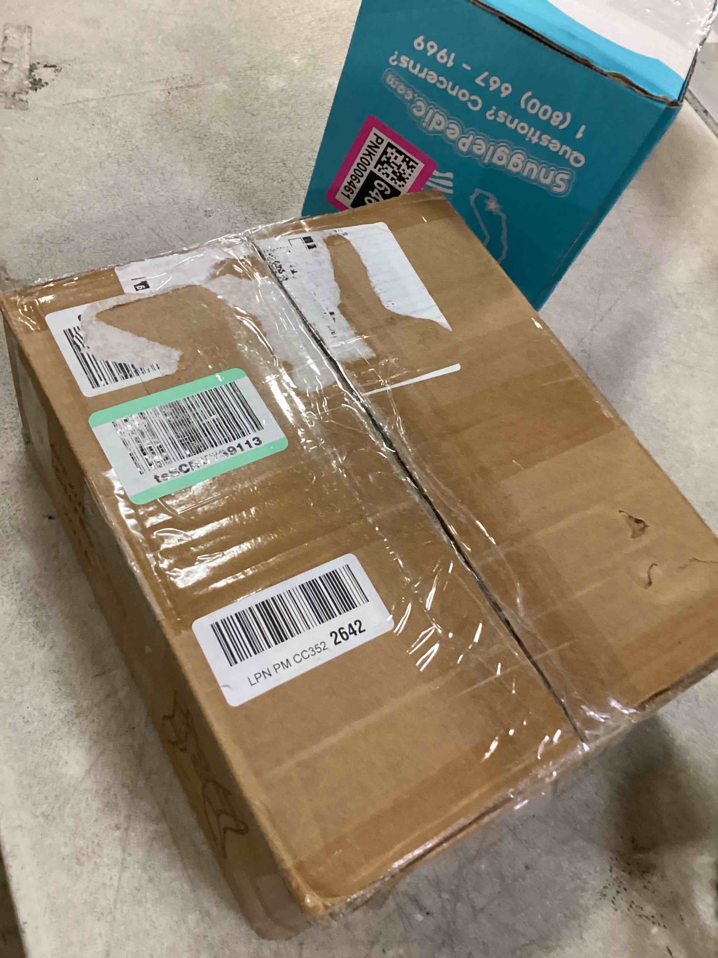 https://s3.amazonaws.com/lotting-images-prod/bidfta/PNK0006460_1723746514444.jpeg