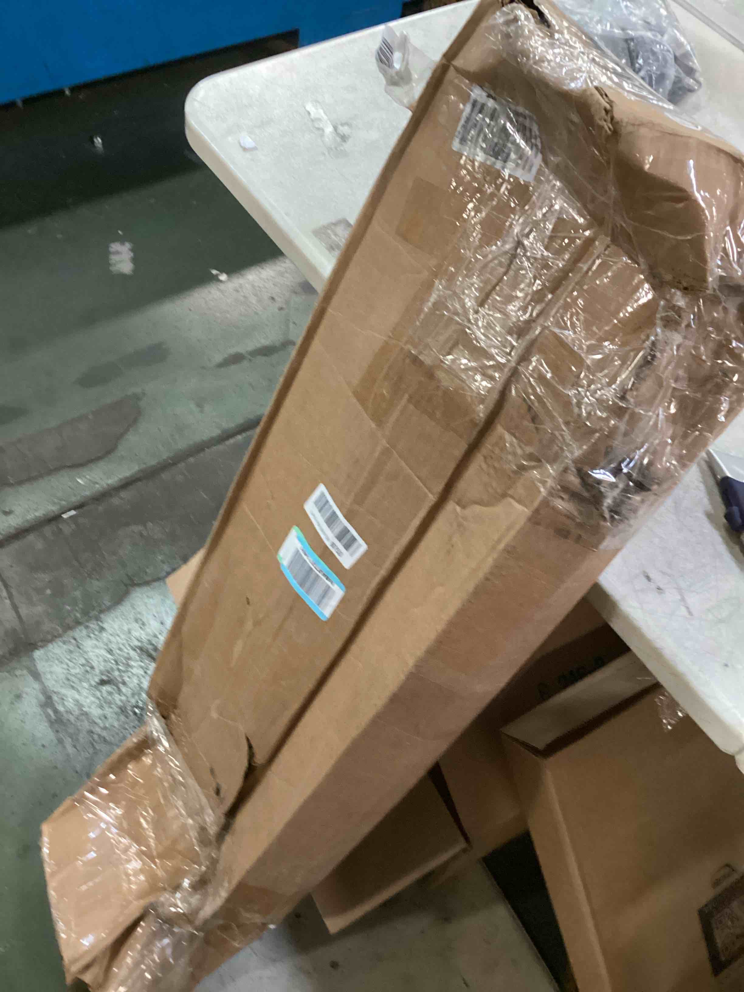 https://s3.amazonaws.com/lotting-images-prod/bidfta/PNK0006566_1723733575757.jpeg