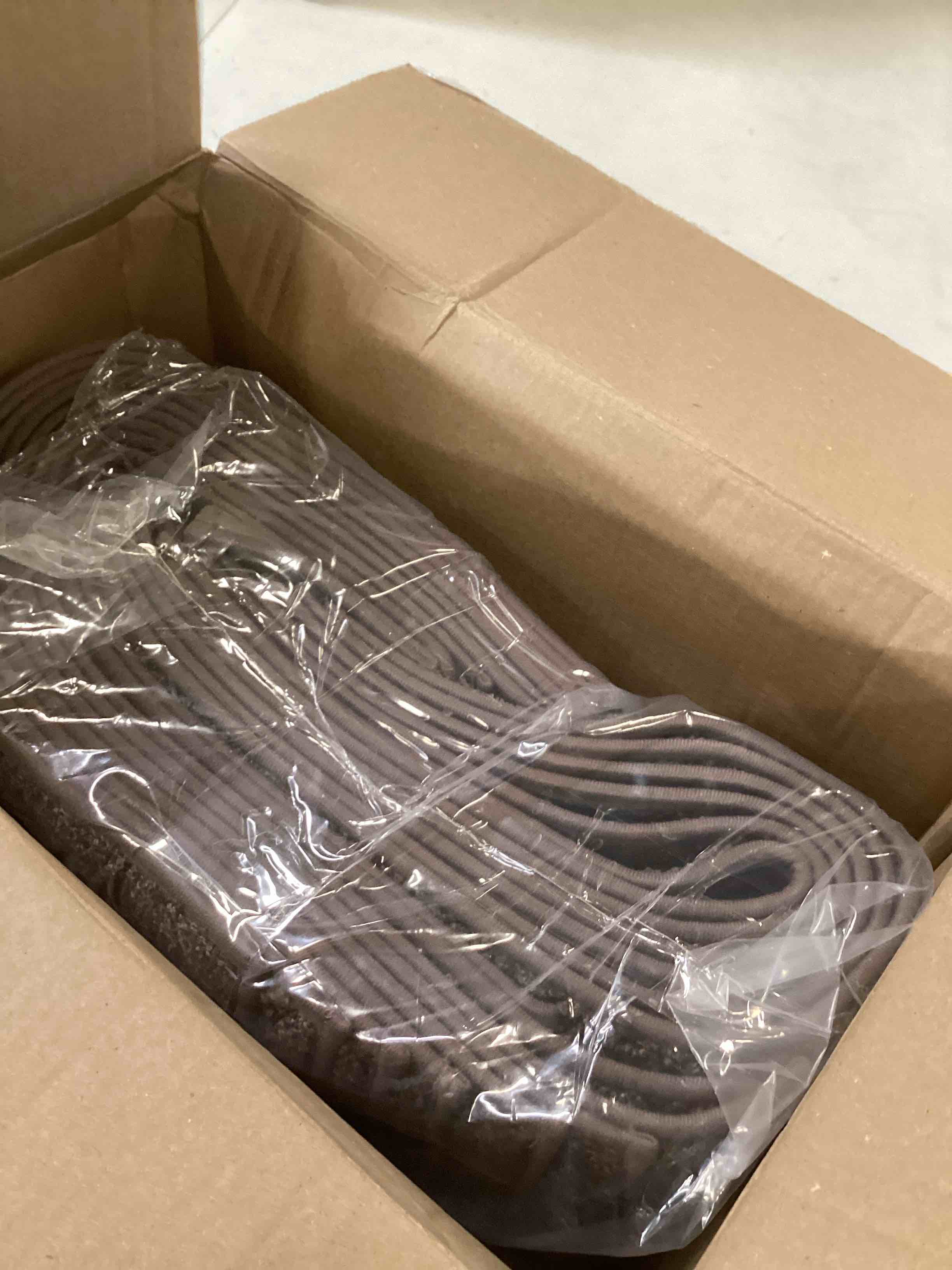 https://s3.amazonaws.com/lotting-images-prod/bidfta/PNK0007190_1723477794426.jpeg