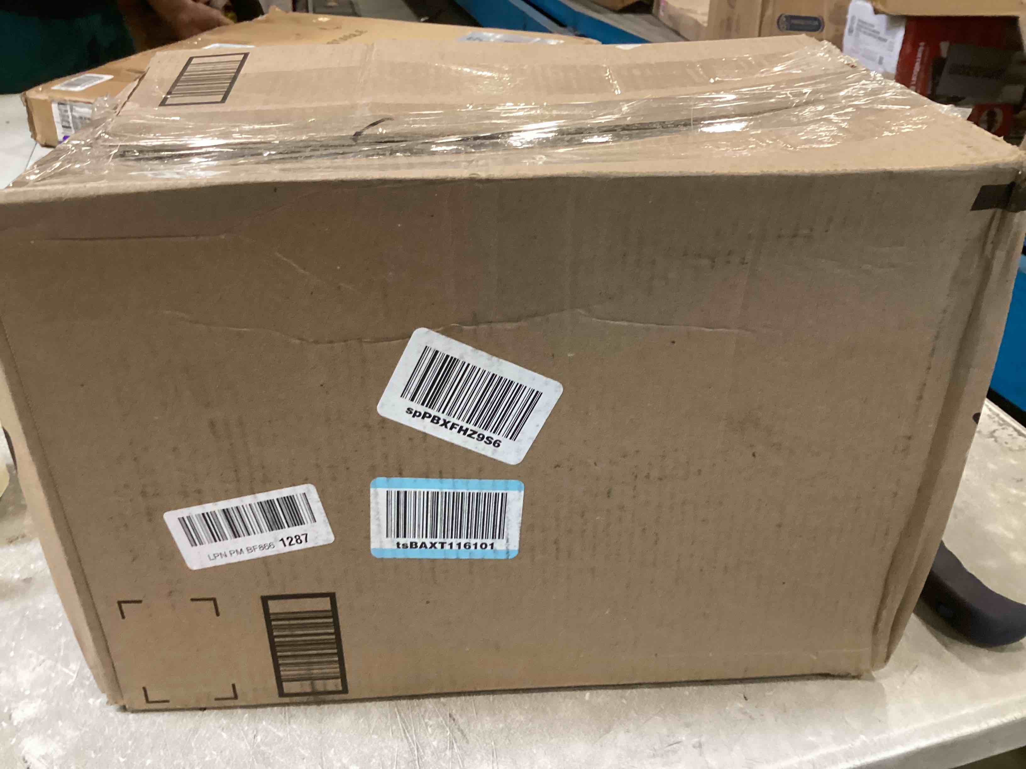 https://s3.amazonaws.com/lotting-images-prod/bidfta/PNK0007190_1723477813381.jpeg
