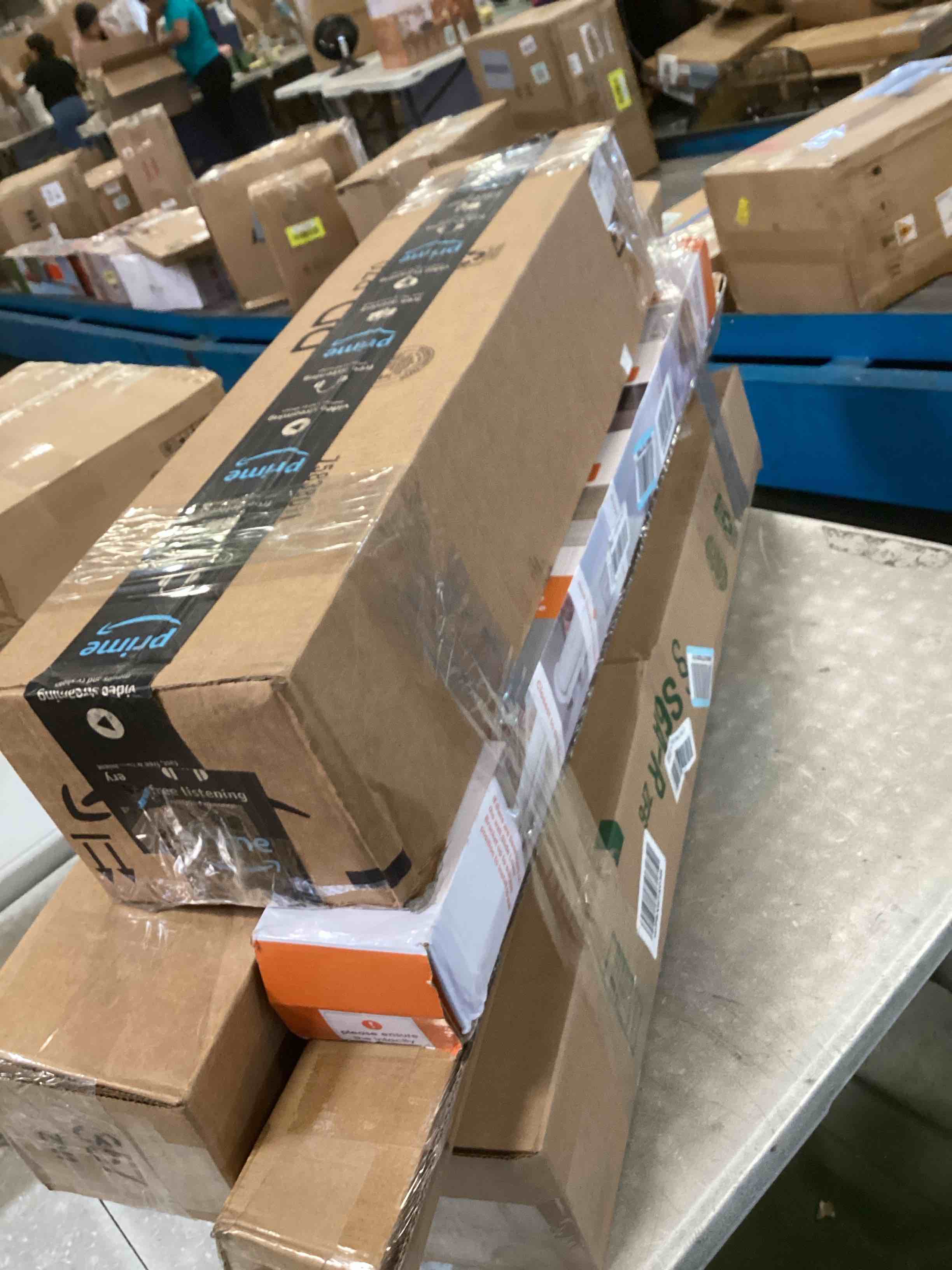 https://s3.amazonaws.com/lotting-images-prod/bidfta/PNK0007221_1723474374513.jpeg