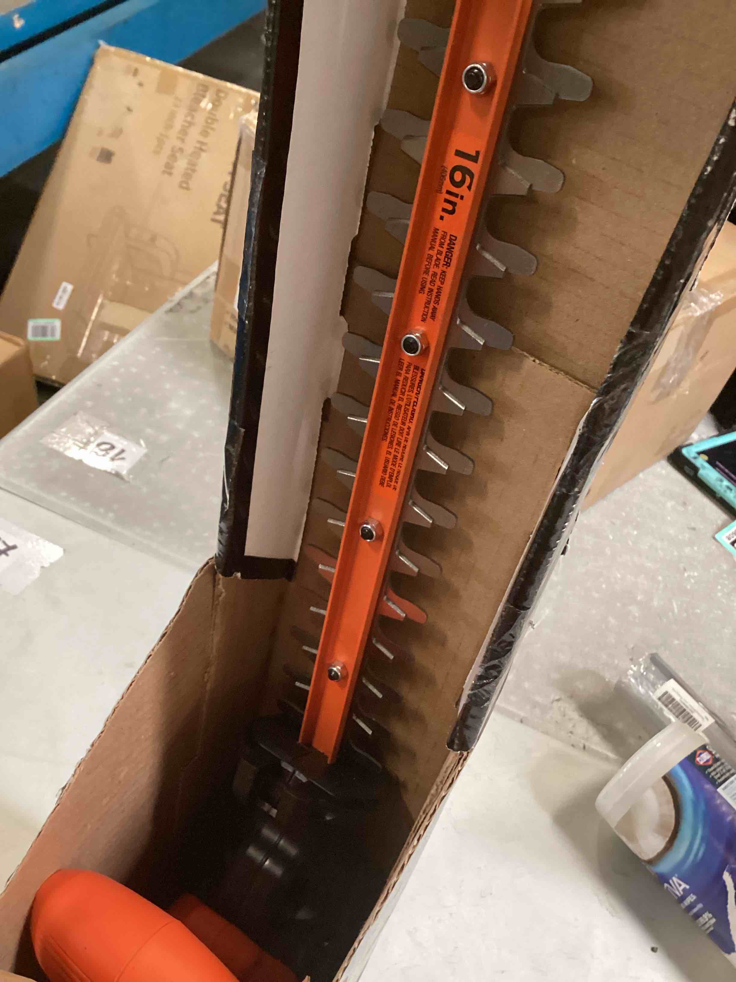 https://s3.amazonaws.com/lotting-images-prod/bidfta/PNK0007361_1723227625893.jpeg