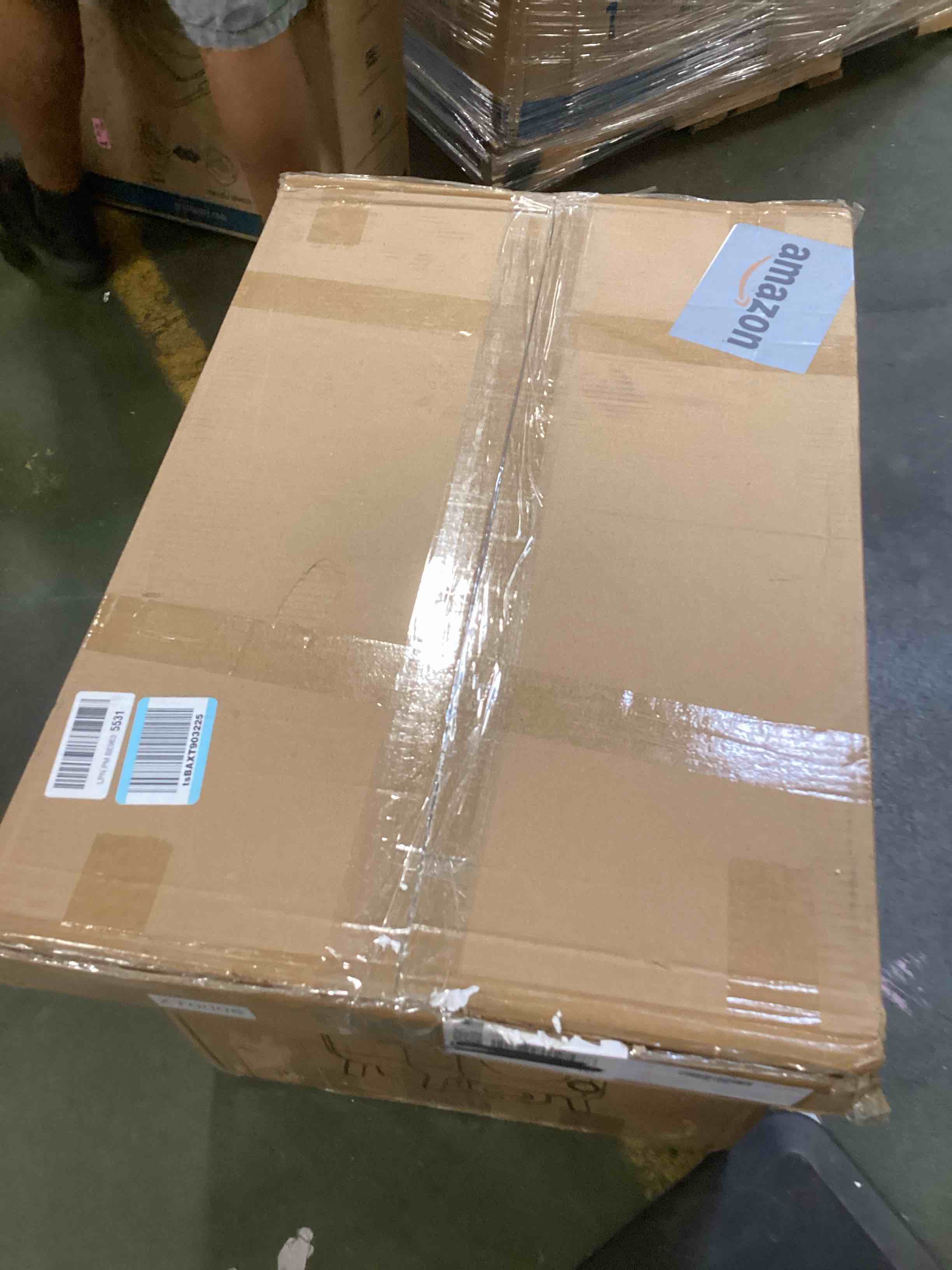 https://s3.amazonaws.com/lotting-images-prod/bidfta/PNK0007667_1723131334587.jpeg