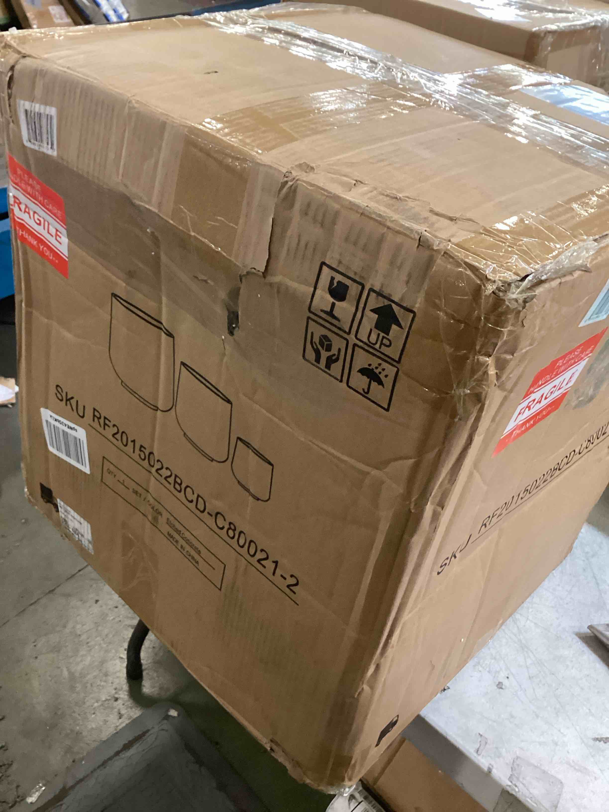 https://s3.amazonaws.com/lotting-images-prod/bidfta/PNK0007852_1723052190246.jpeg
