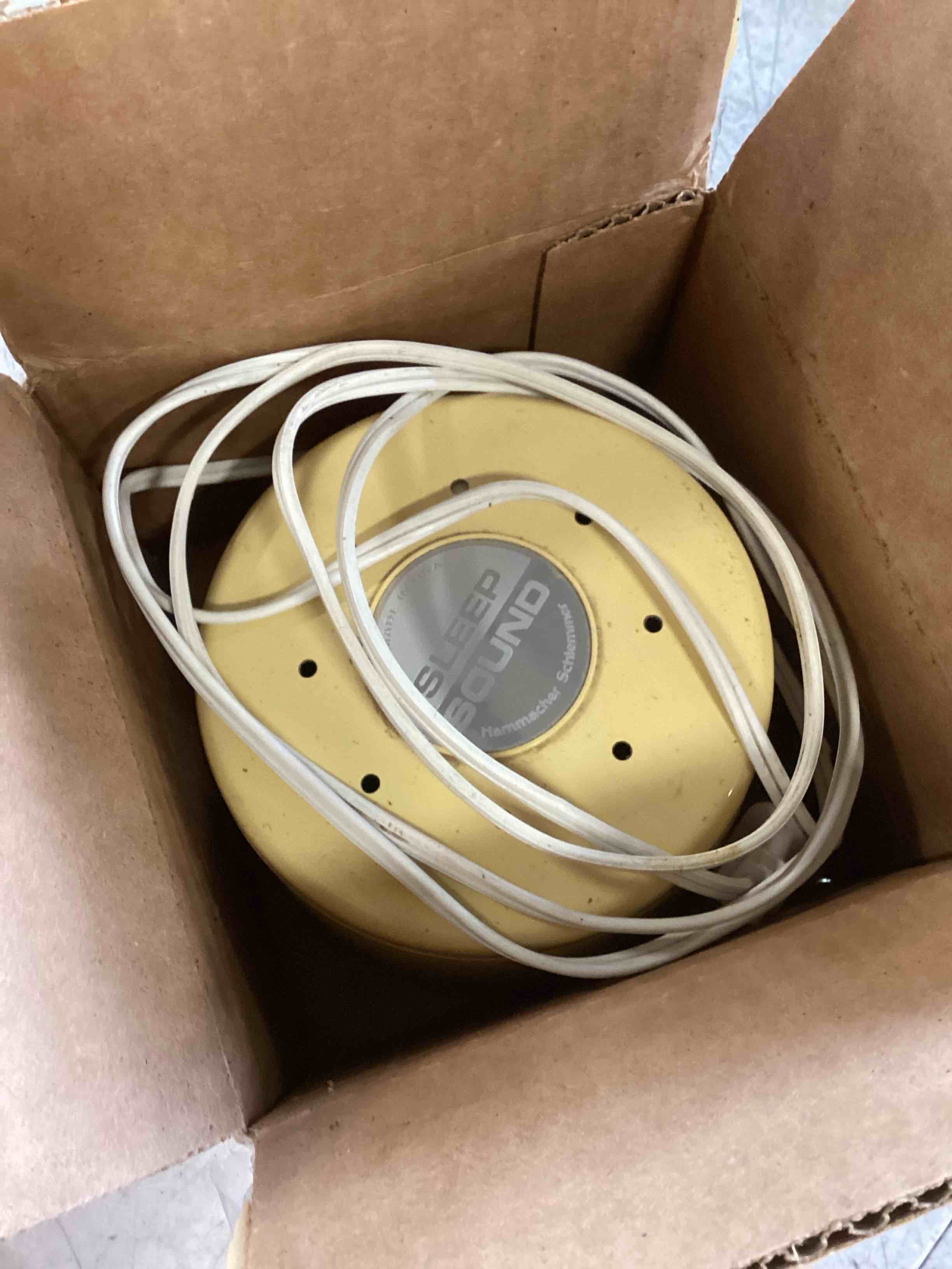 https://s3.amazonaws.com/lotting-images-prod/bidfta/PNK0009817_1723826455195.jpeg