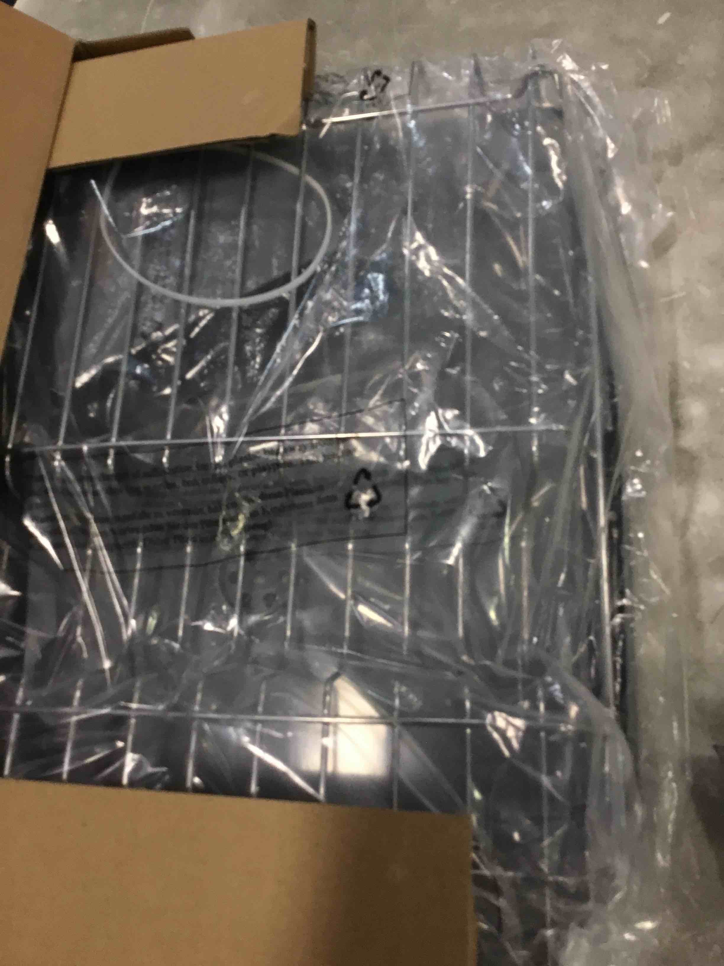 https://s3.amazonaws.com/lotting-images-prod/bidfta/PNK0012618_1724255592715.jpeg