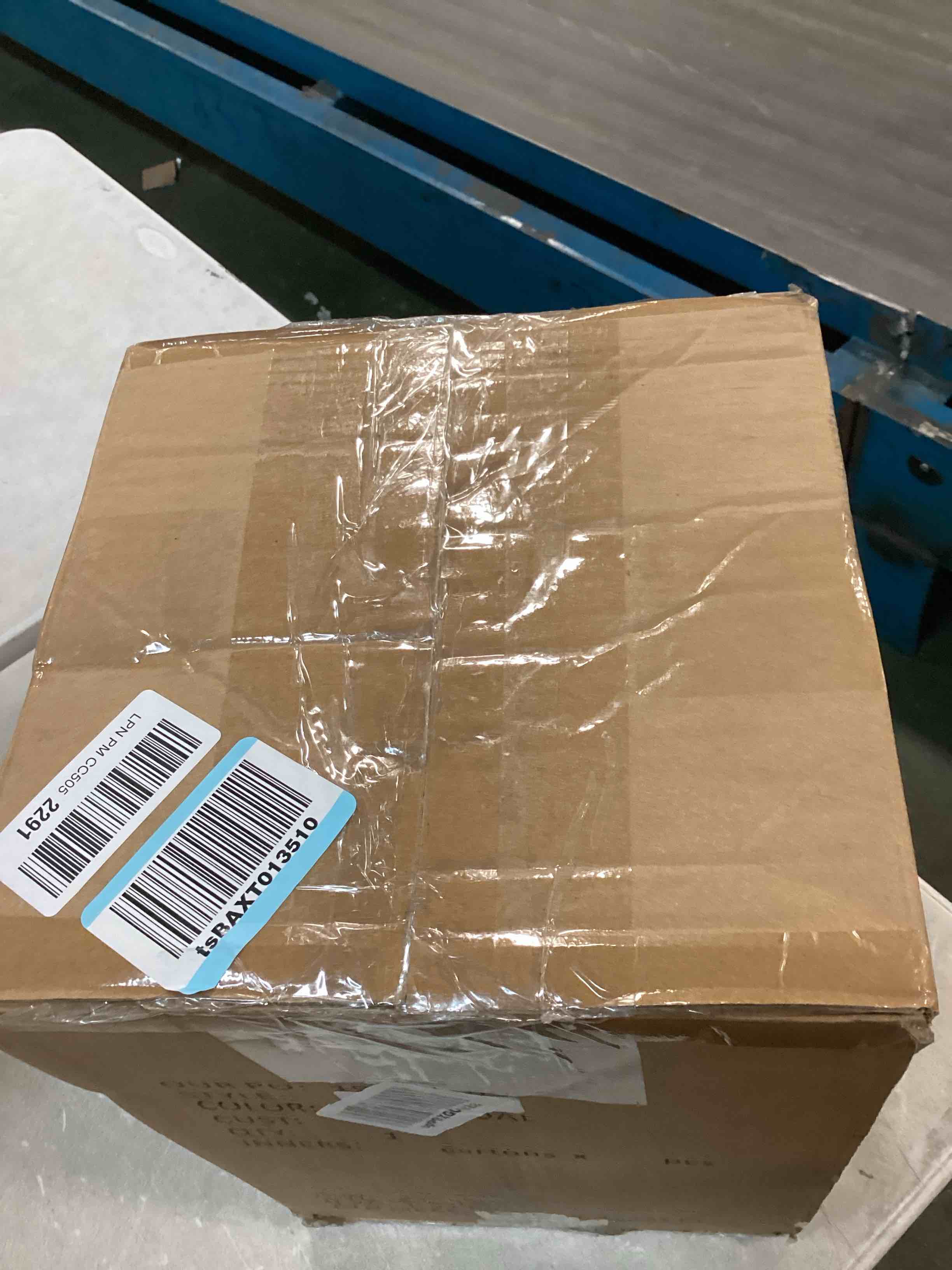 https://s3.amazonaws.com/lotting-images-prod/bidfta/PNK0013170_1723697335615.jpeg
