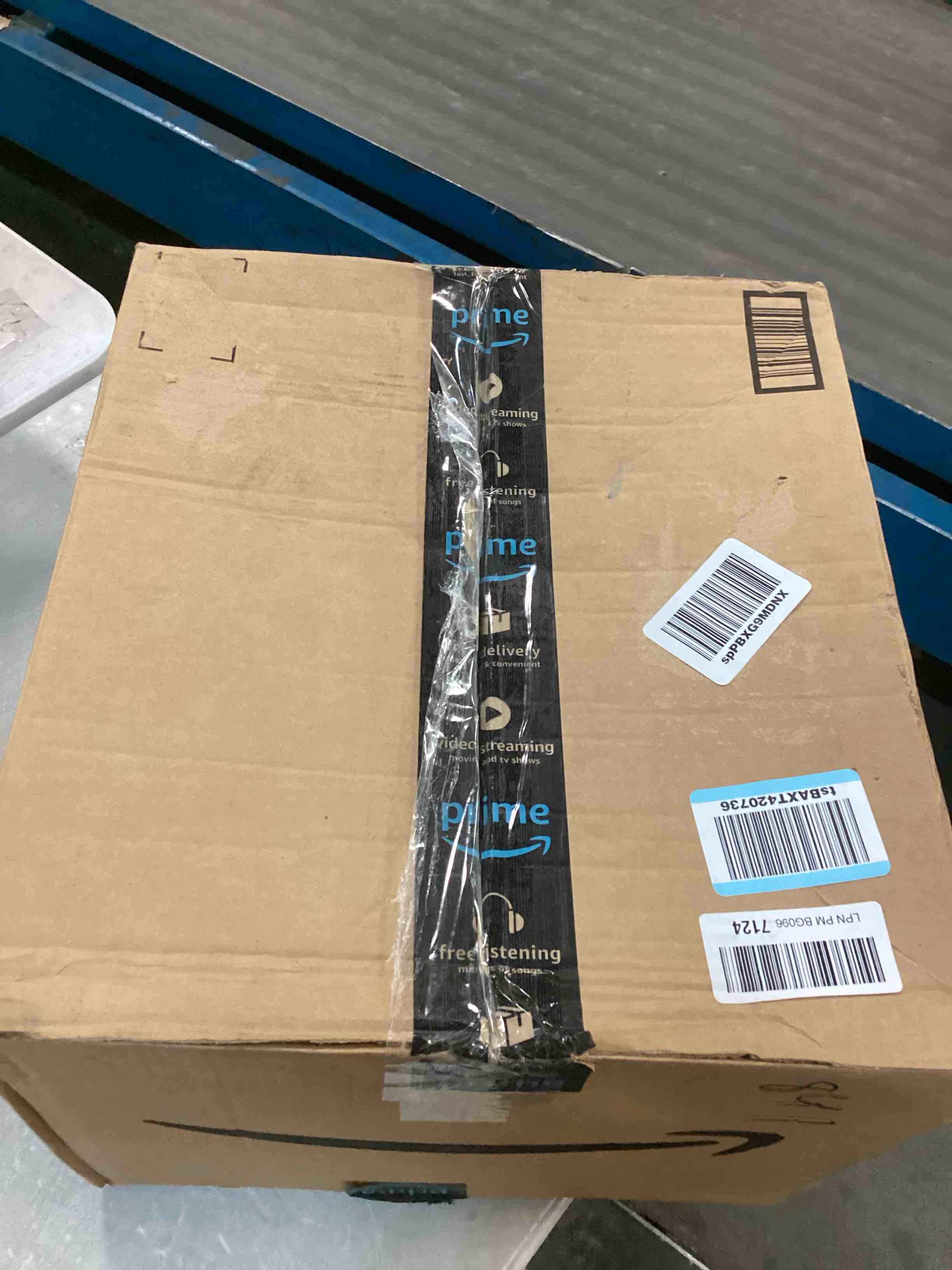 https://s3.amazonaws.com/lotting-images-prod/bidfta/PNK0013732_1723516842684.jpeg
