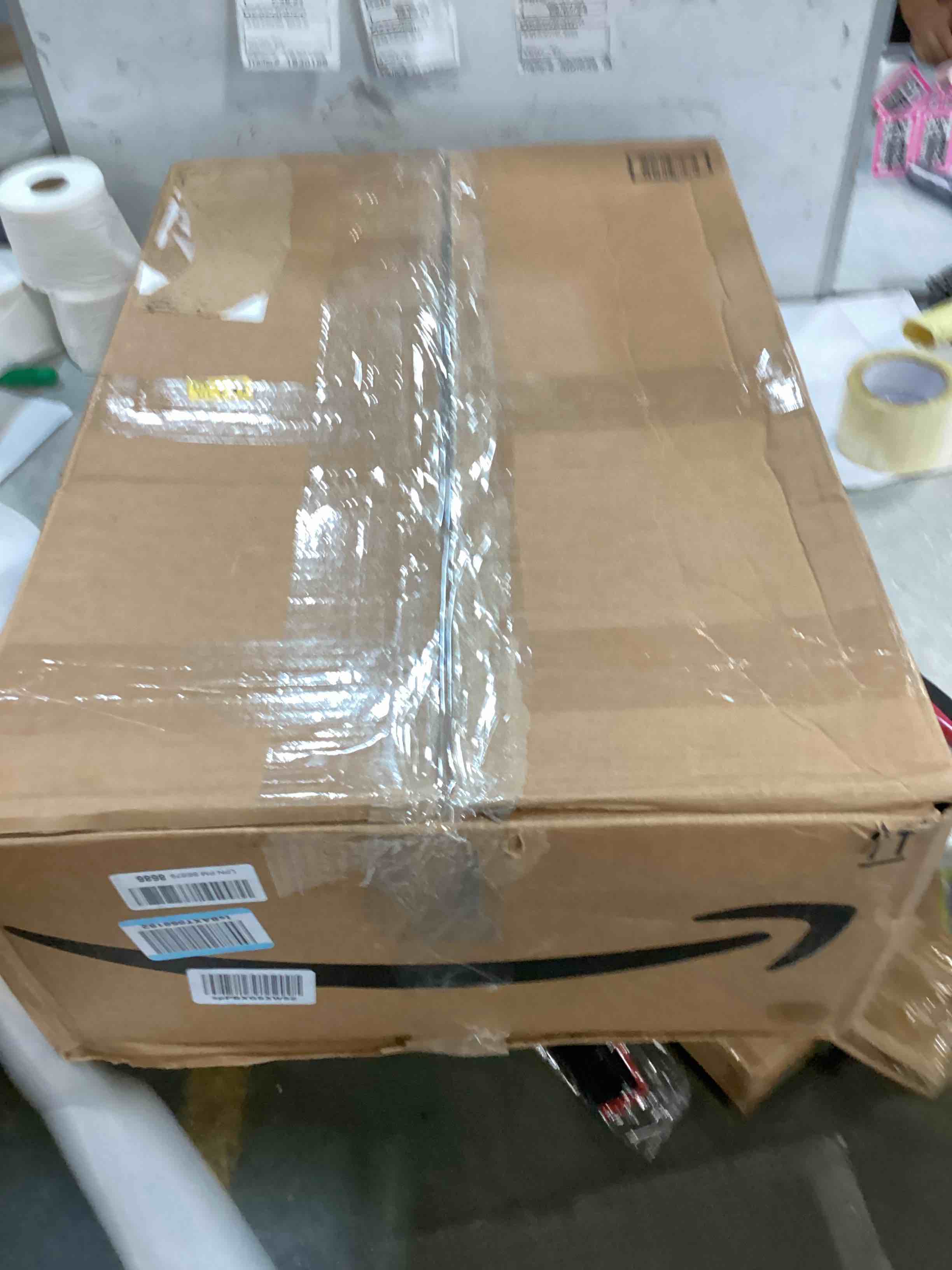 https://s3.amazonaws.com/lotting-images-prod/bidfta/PNK0013870_1723490963229.jpeg