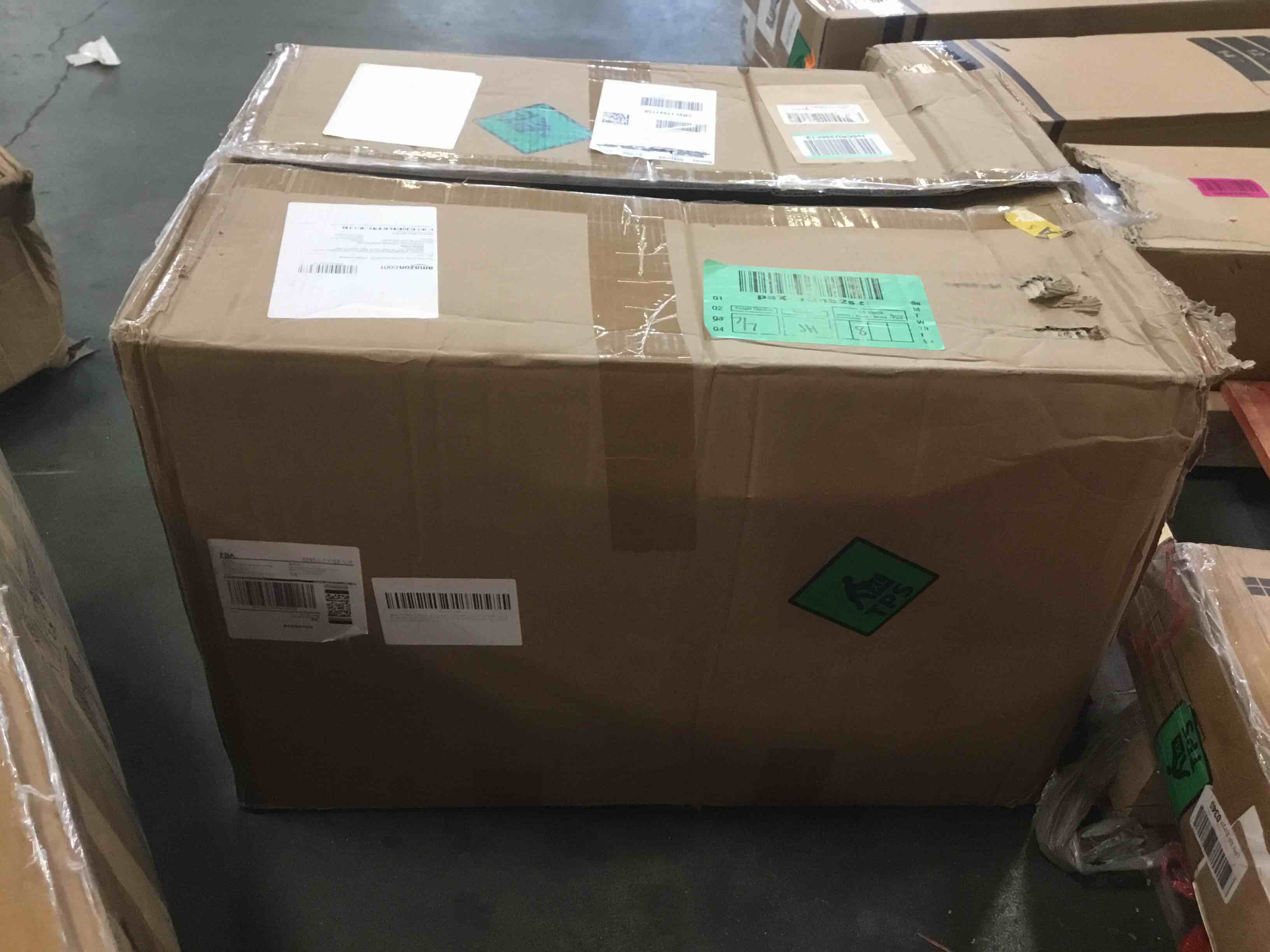 https://s3.amazonaws.com/lotting-images-prod/bidfta/PNK0014538_1723745738922.jpeg