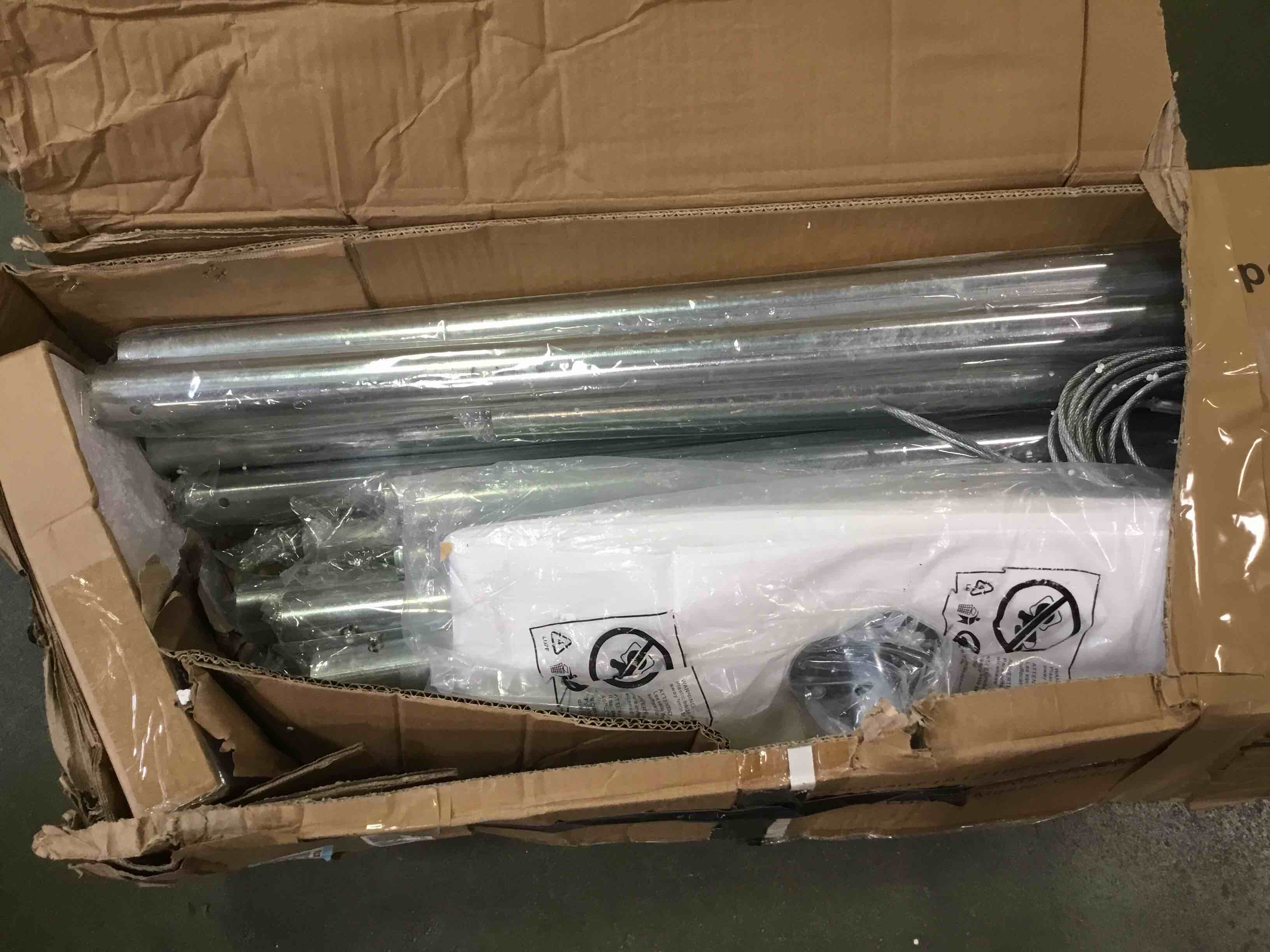 https://s3.amazonaws.com/lotting-images-prod/bidfta/PNK0015137_1723564084036.jpeg