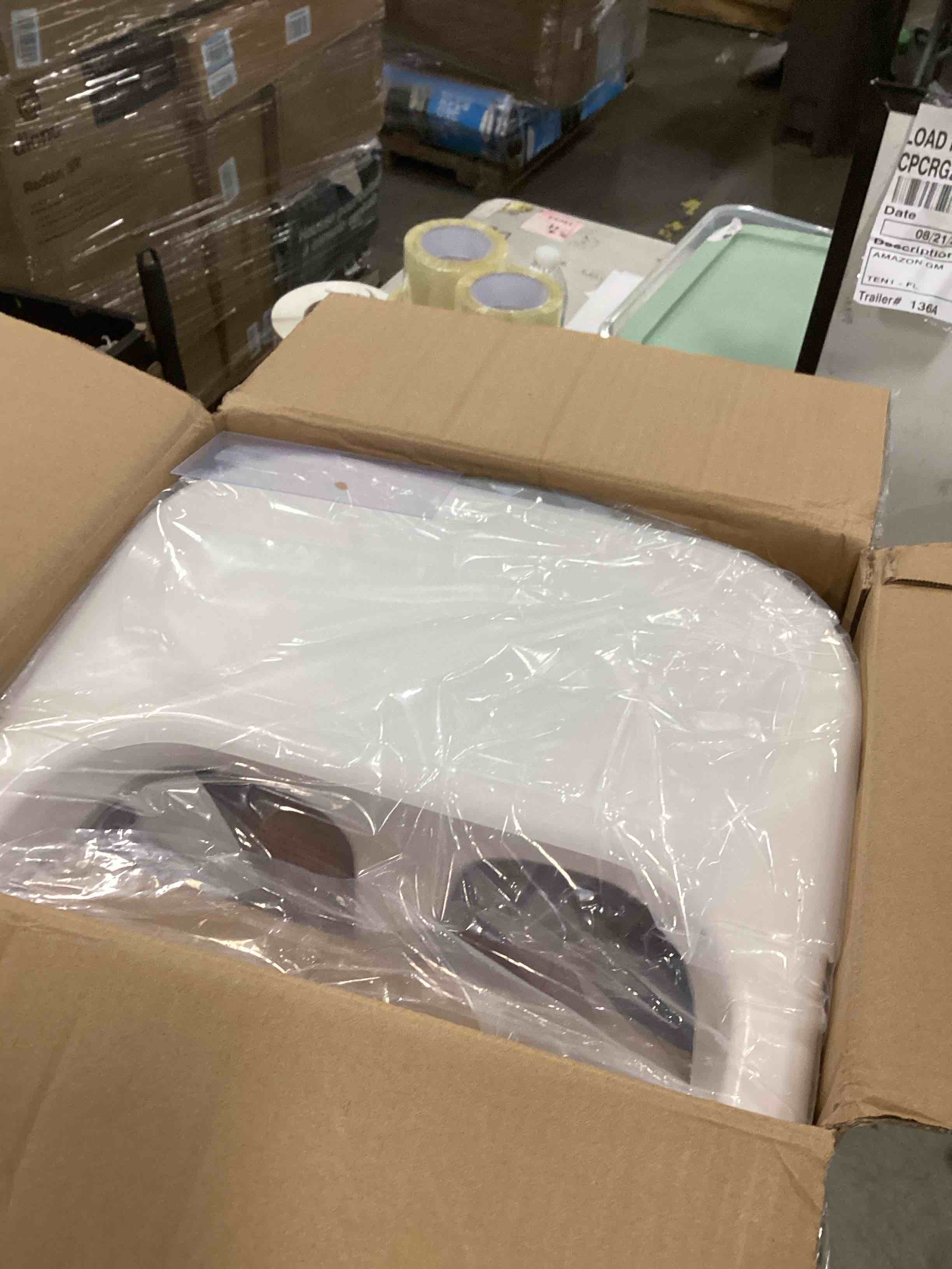 https://s3.amazonaws.com/lotting-images-prod/bidfta/PNK0016581_1724761457145.jpeg
