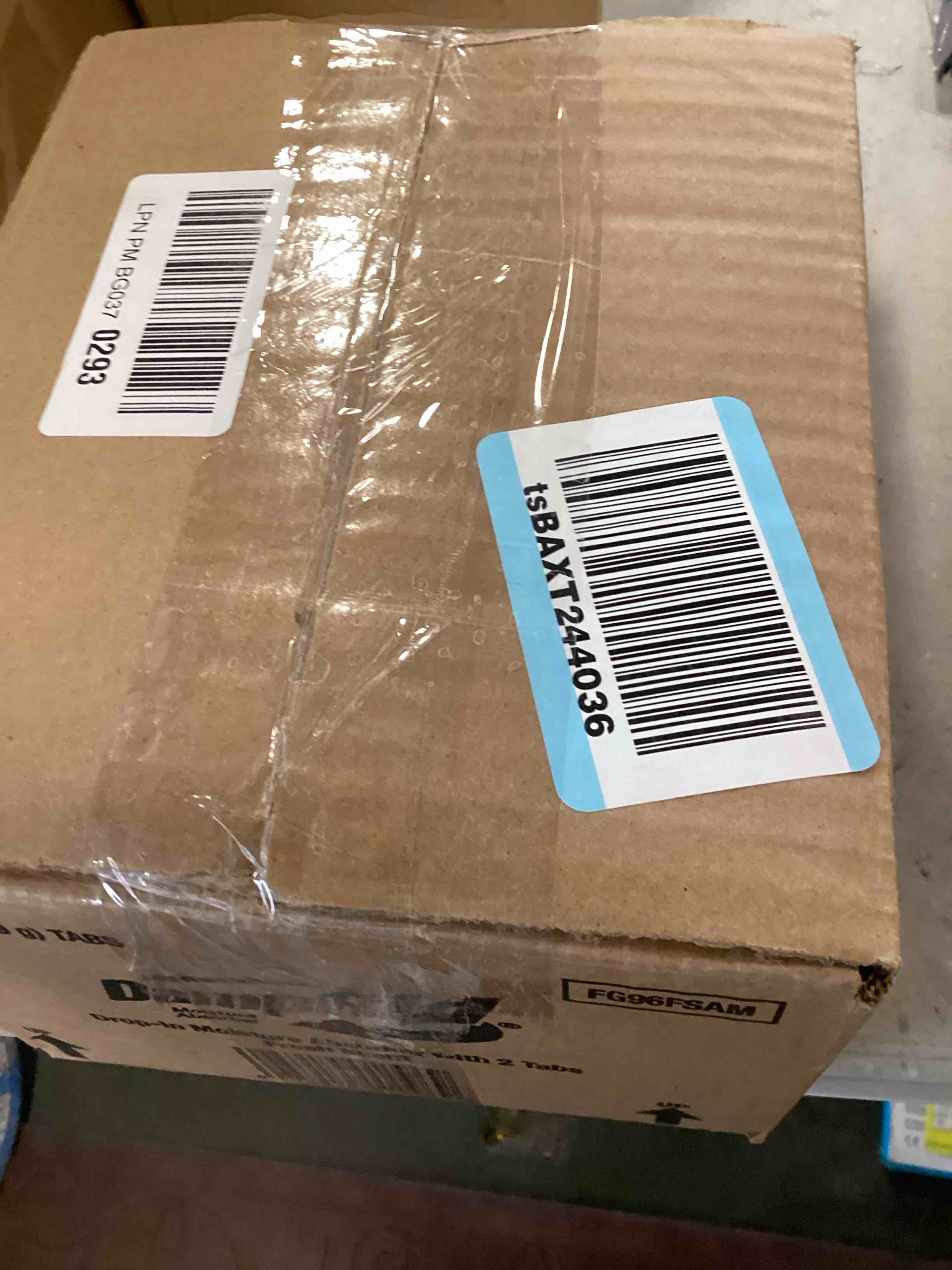 https://s3.amazonaws.com/lotting-images-prod/bidfta/PNK0019994_1723749085061.jpeg