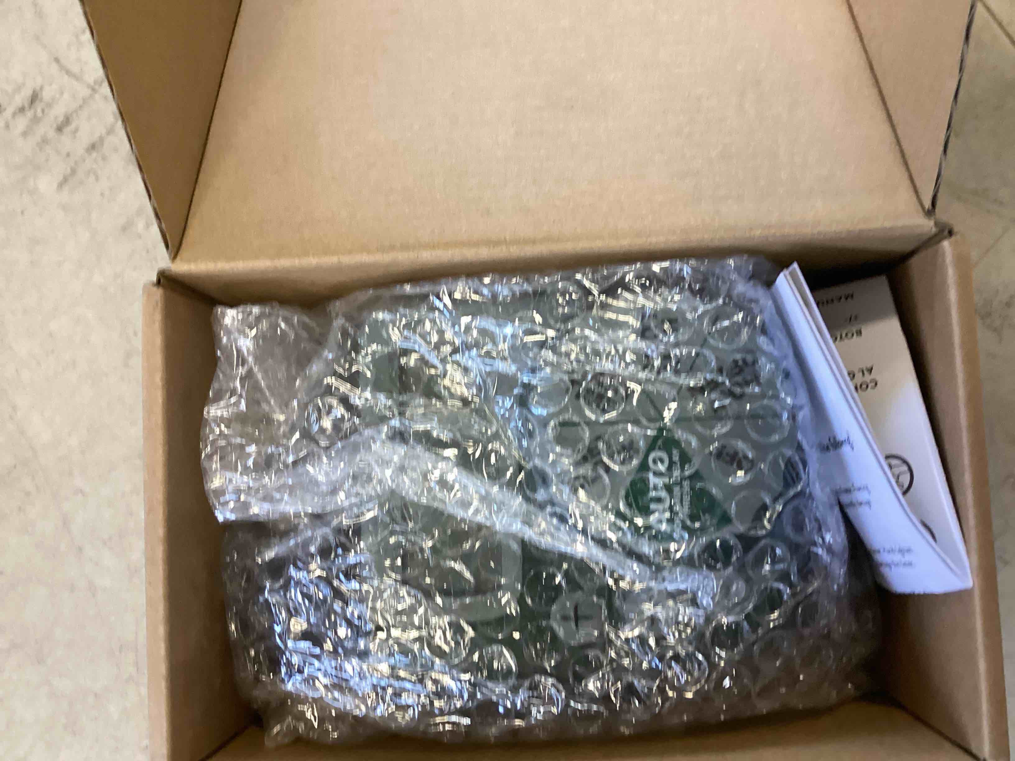 https://s3.amazonaws.com/lotting-images-prod/bidfta/PNK0023450_1723657091395.jpeg