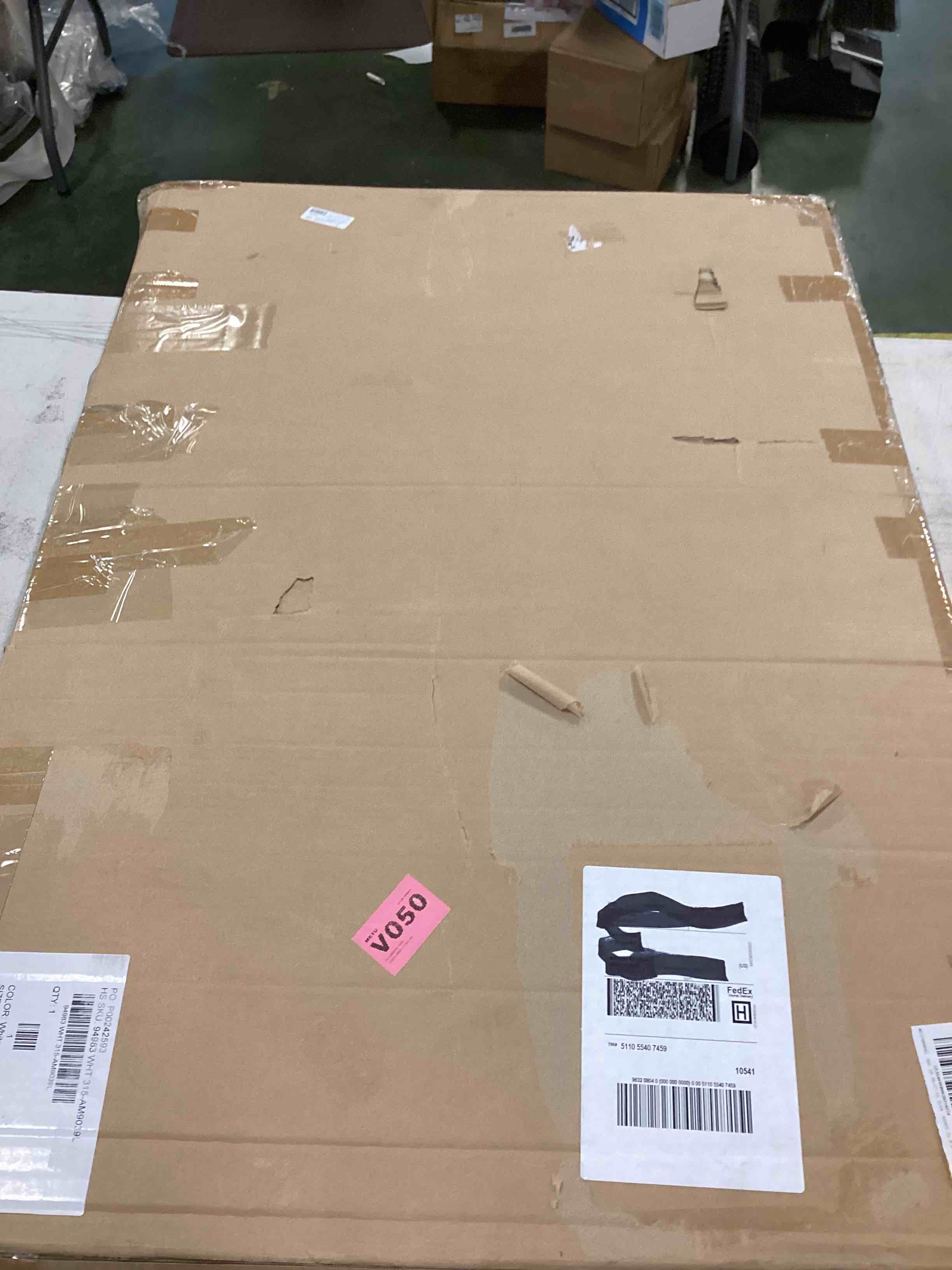 https://s3.amazonaws.com/lotting-images-prod/bidfta/PNK0023733_1723816584366.jpeg