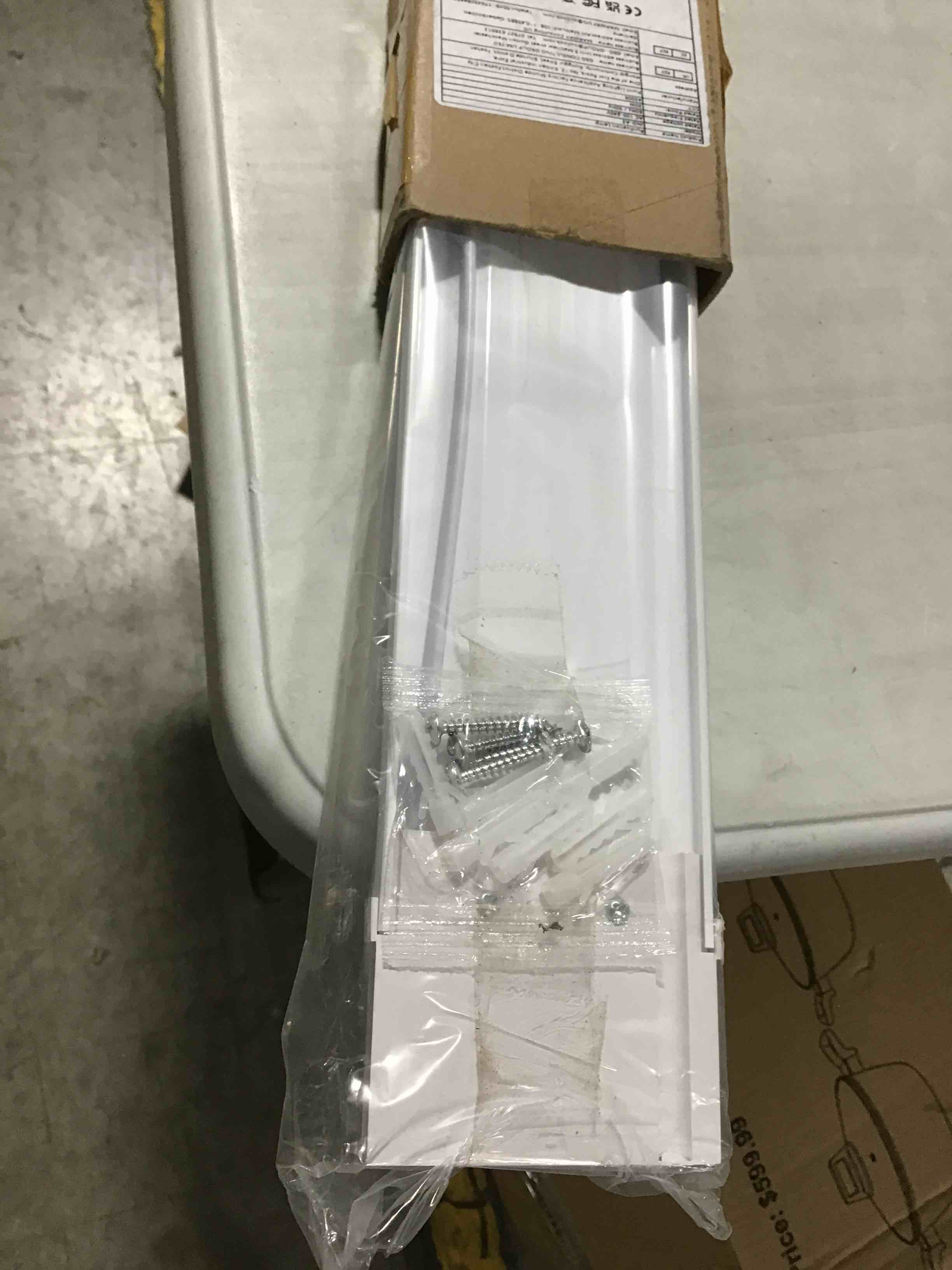 https://s3.amazonaws.com/lotting-images-prod/bidfta/PNK0024961_1731358067512.jpeg