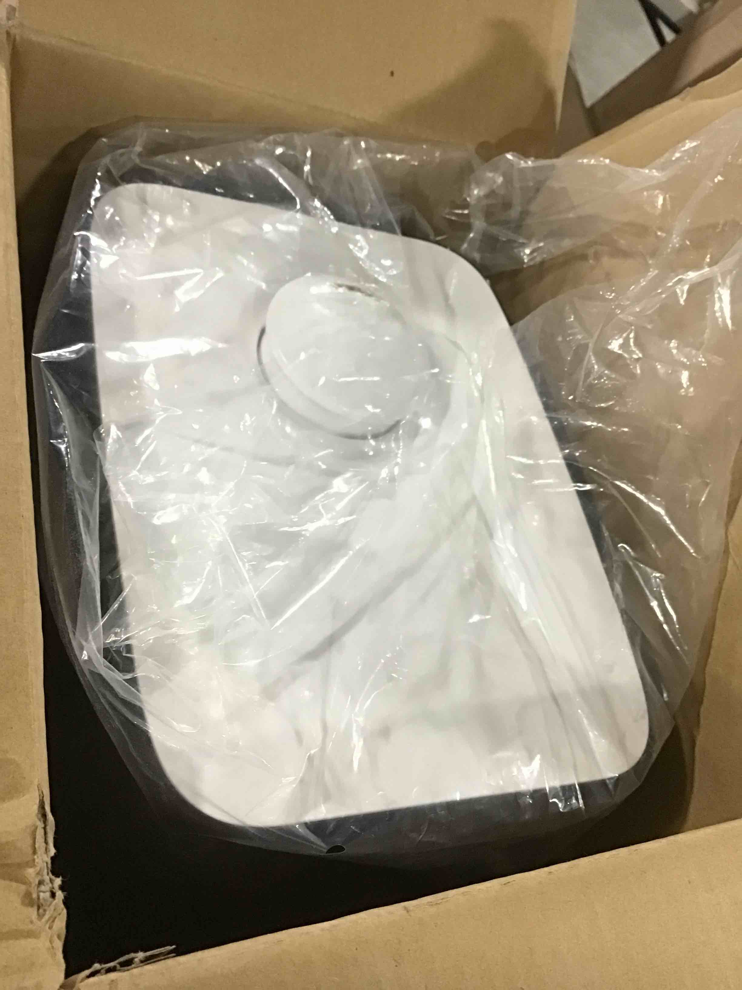 https://s3.amazonaws.com/lotting-images-prod/bidfta/PNK0025552_1730994318767.jpeg