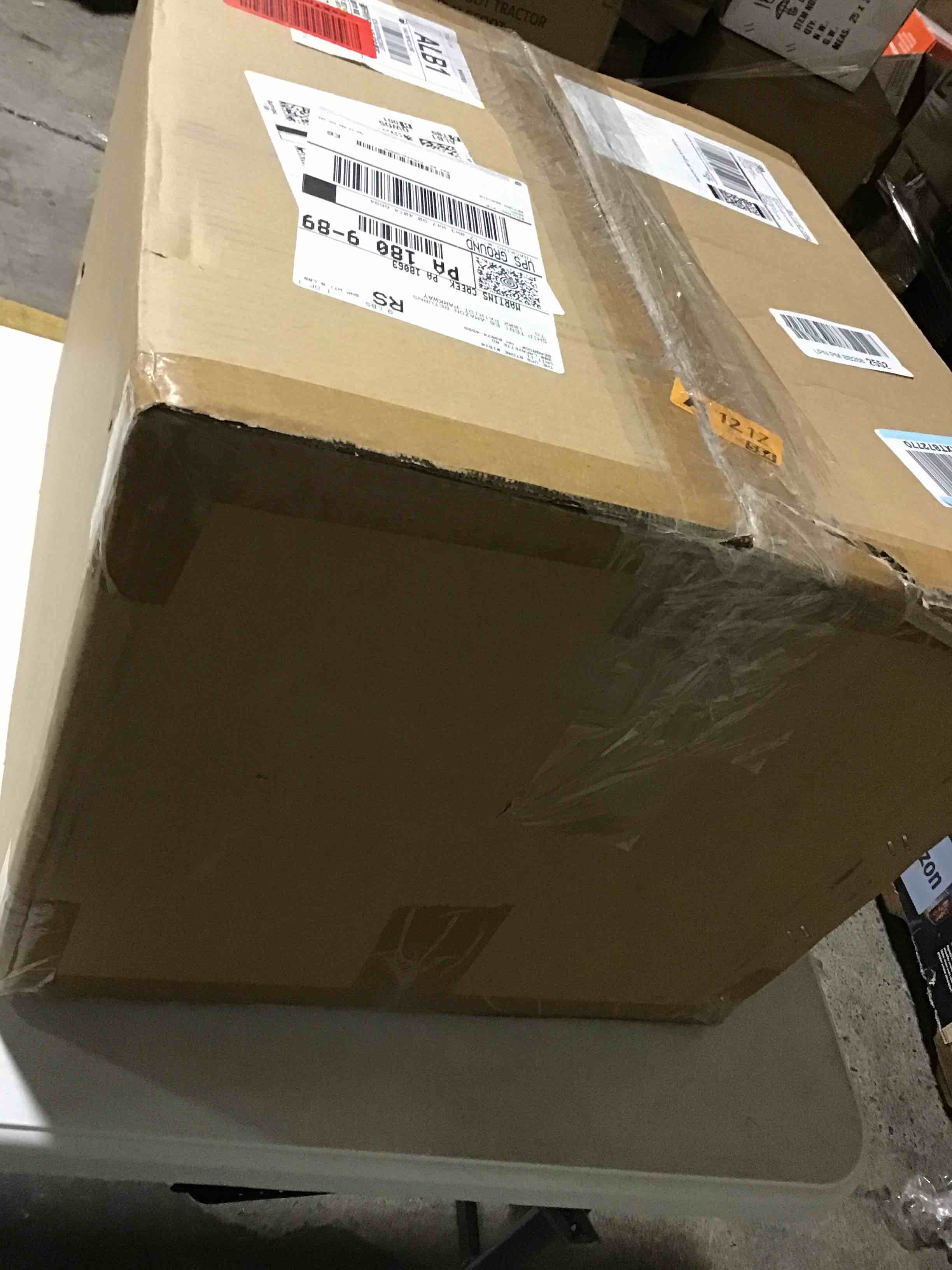 https://s3.amazonaws.com/lotting-images-prod/bidfta/PNK0025801_1730910619388.jpeg