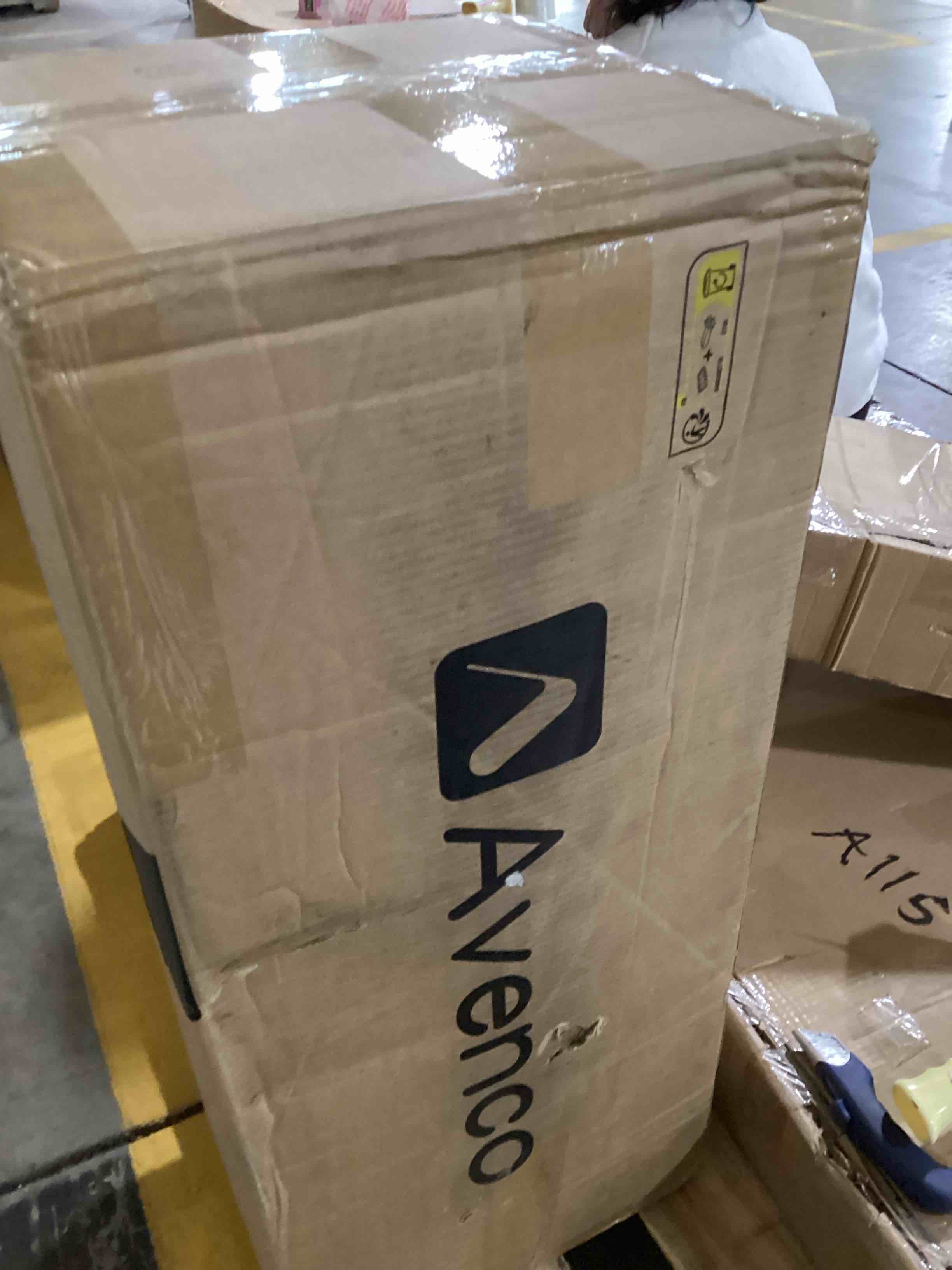 https://s3.amazonaws.com/lotting-images-prod/bidfta/PNK0026234_1733415145300.jpeg