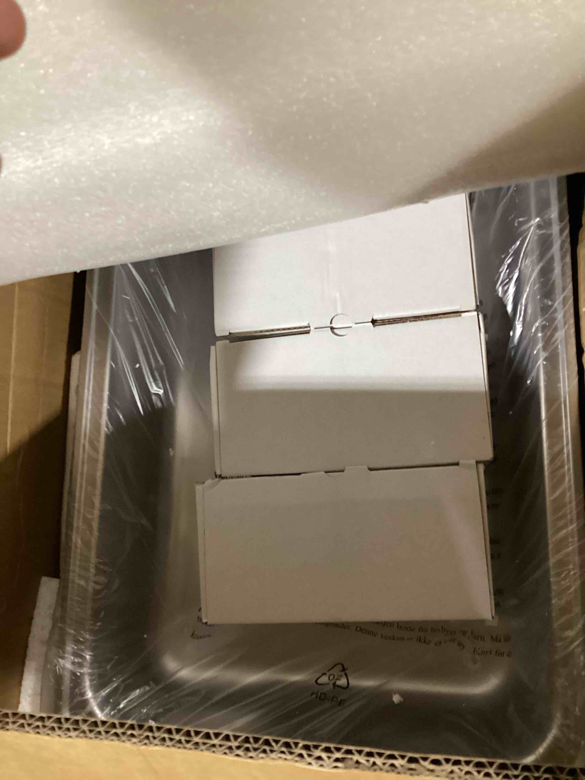 https://s3.amazonaws.com/lotting-images-prod/bidfta/PNK0026264_1733408241593.jpeg