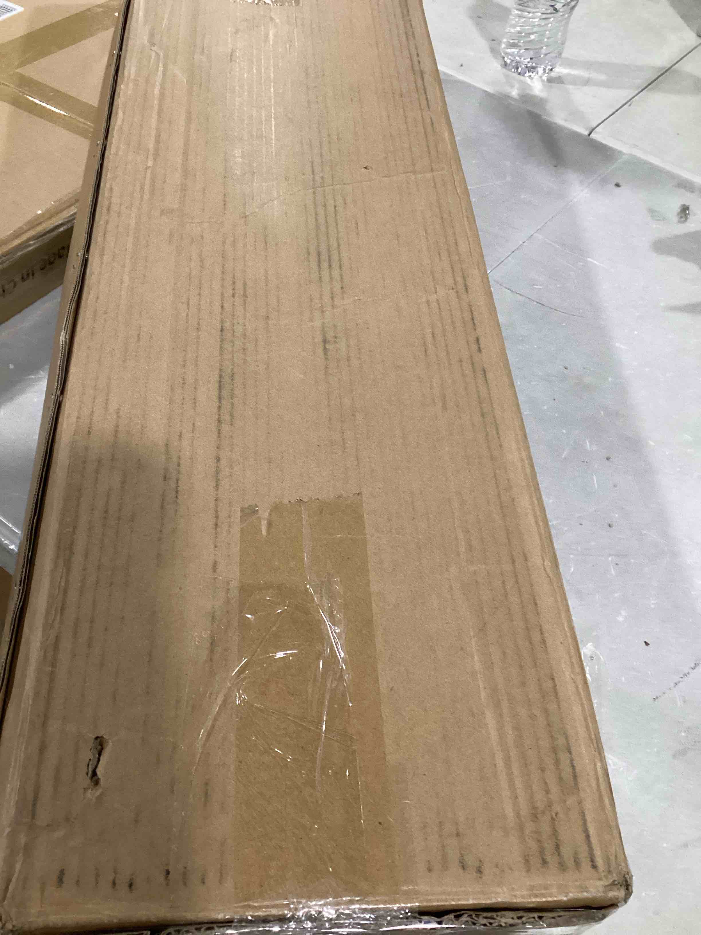 https://s3.amazonaws.com/lotting-images-prod/bidfta/PNK0026296_1733404145354.jpeg