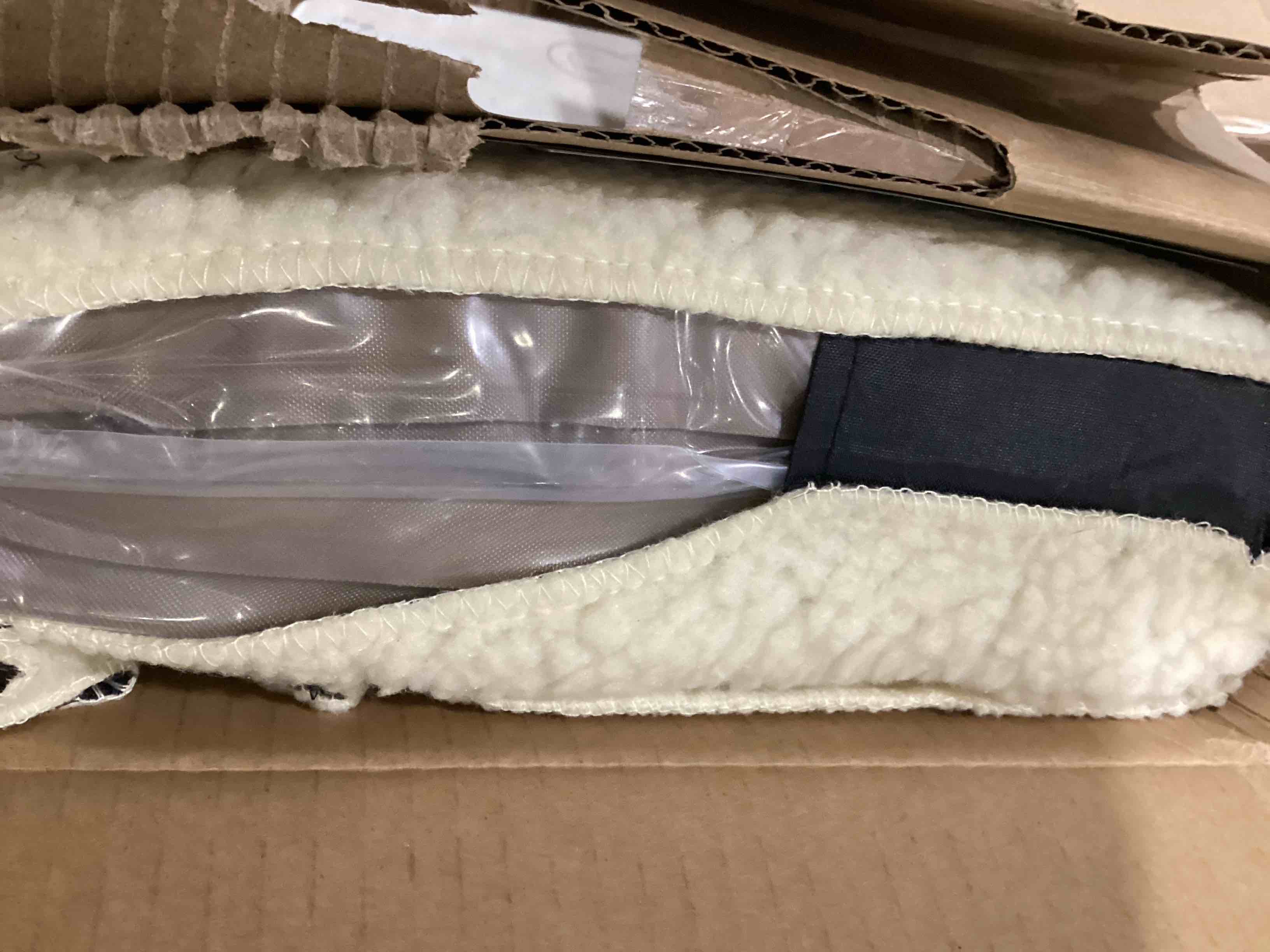 https://s3.amazonaws.com/lotting-images-prod/bidfta/PNK0026332_1733344018346.jpeg