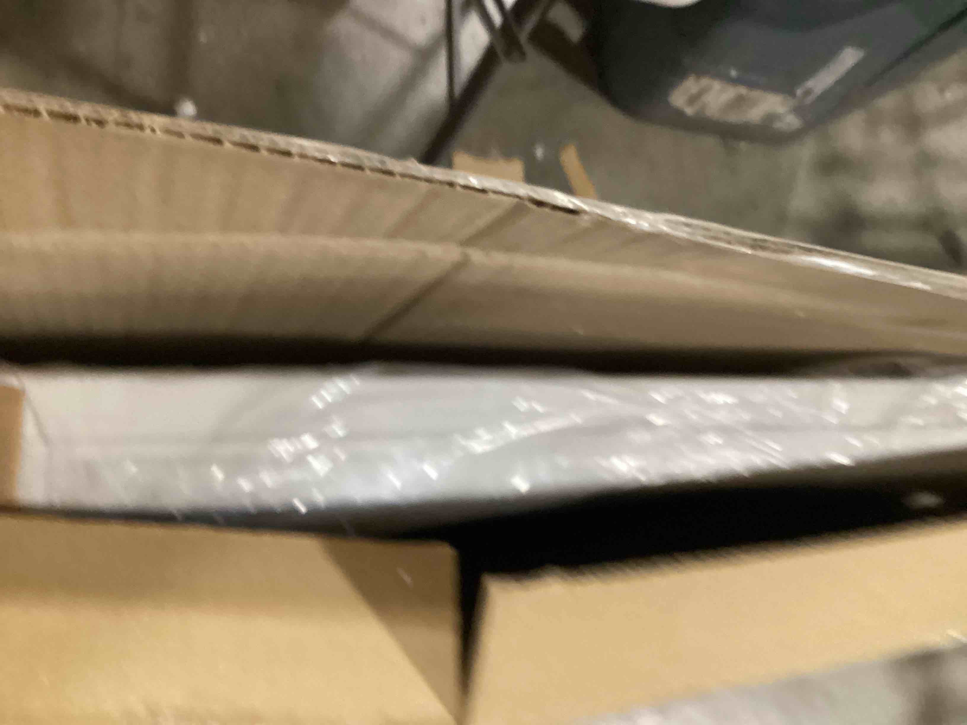 https://s3.amazonaws.com/lotting-images-prod/bidfta/PNK0026695_1732627747581.jpeg