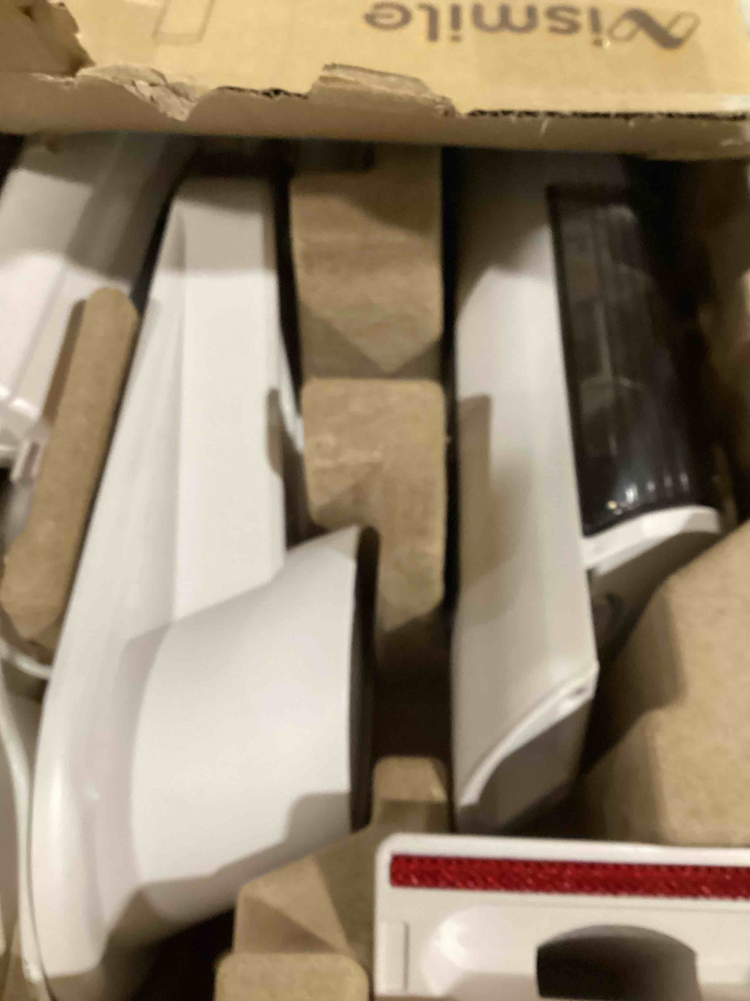 https://s3.amazonaws.com/lotting-images-prod/bidfta/PNK0026716_1732623996919.jpeg