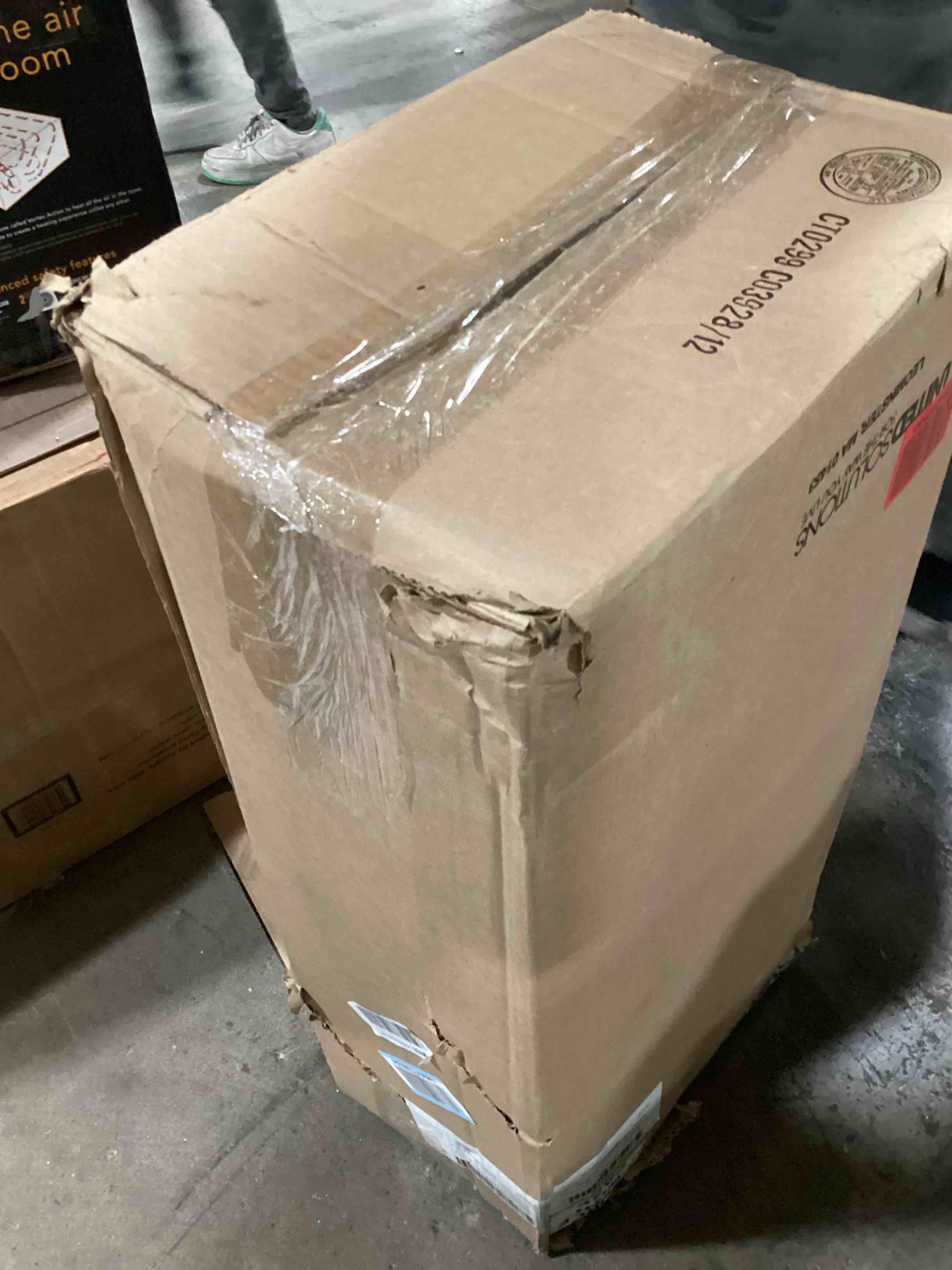 https://s3.amazonaws.com/lotting-images-prod/bidfta/PNK0026721_1732623370118.jpeg