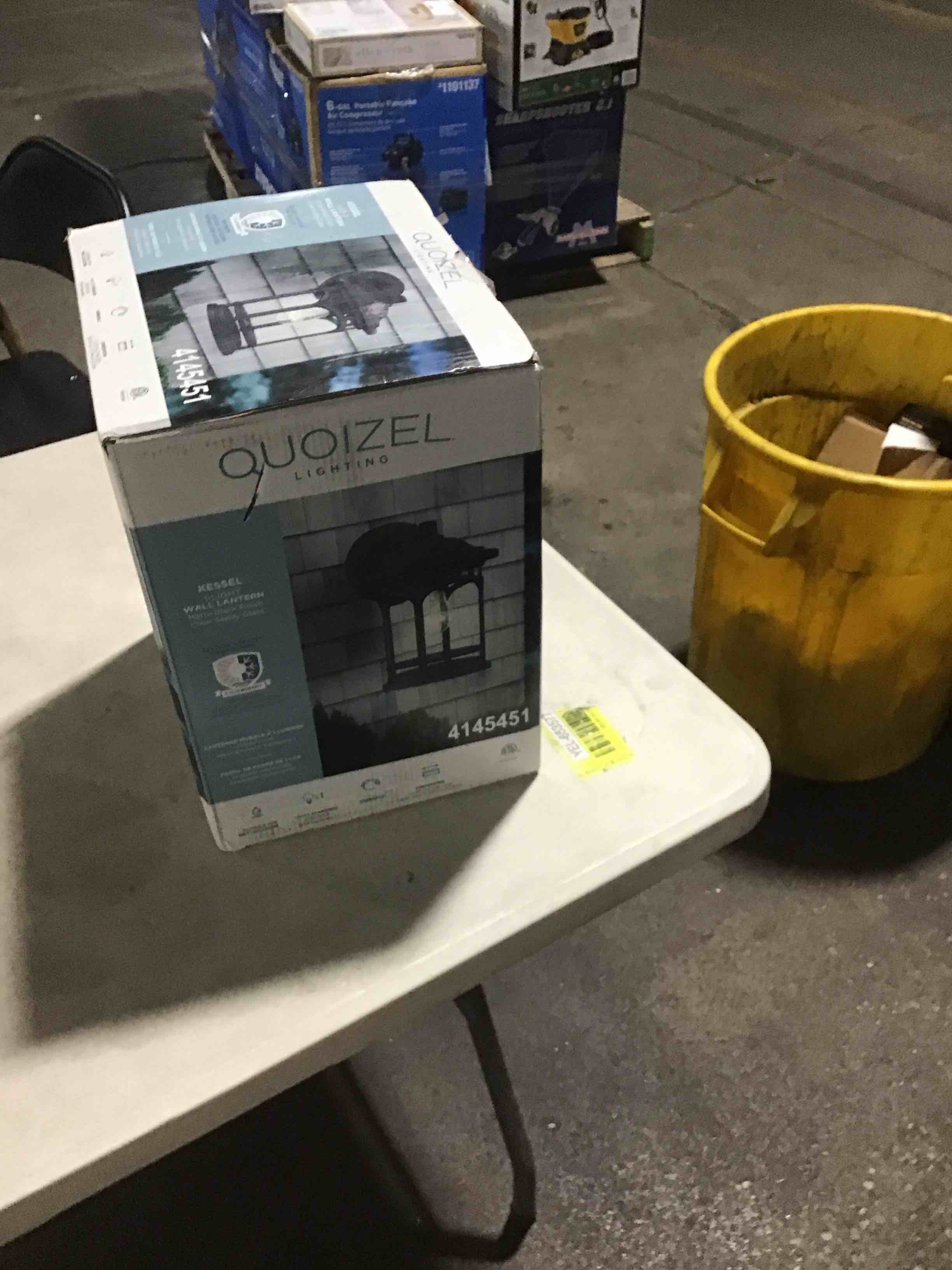 Quoizel Kessel 1-Light 11.25-in H Matte Black Outdoor Wall Light (missing glass)