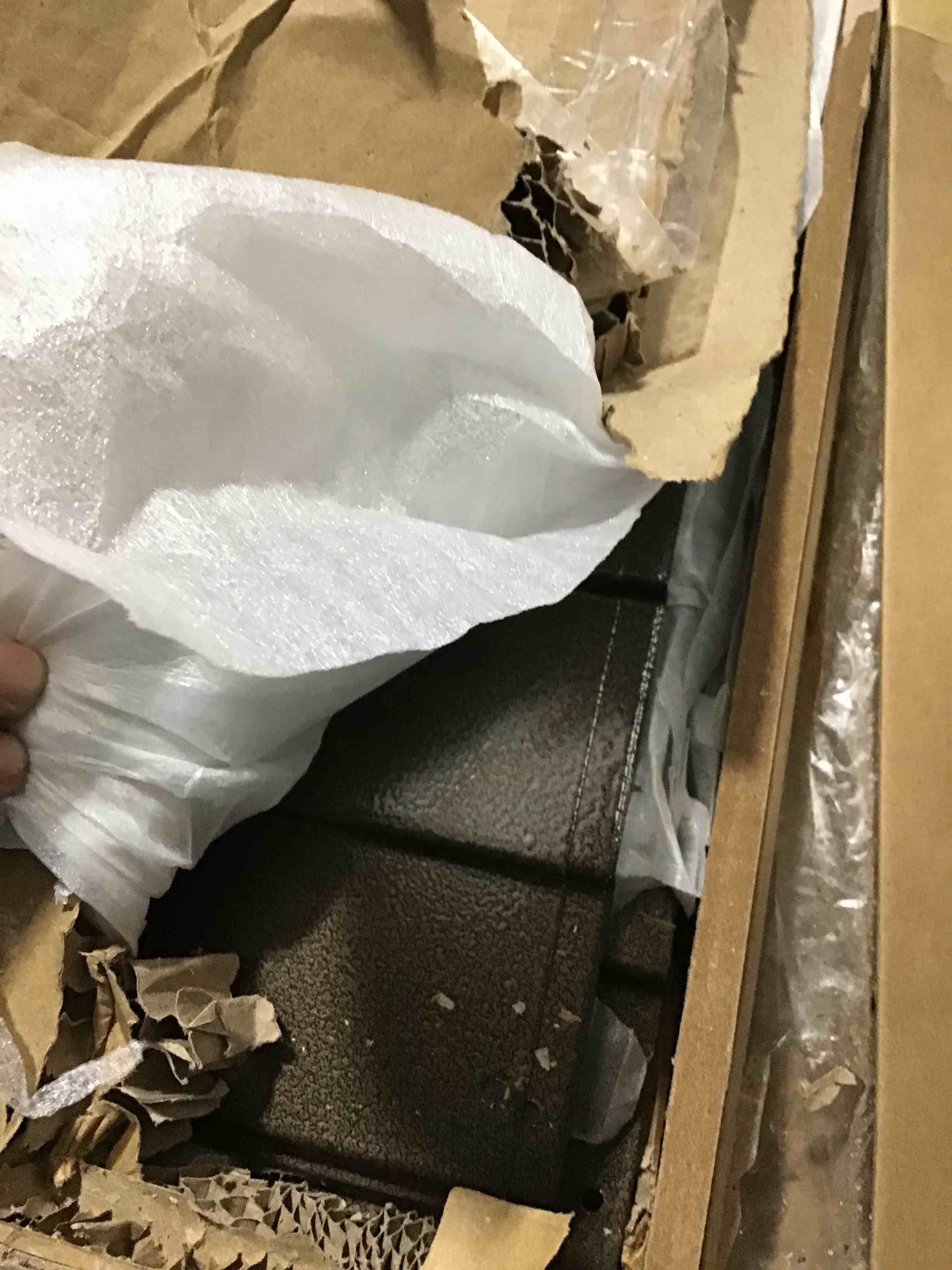 https://s3.amazonaws.com/lotting-images-prod/bidfta/PNK0028085_1733428379711.jpeg