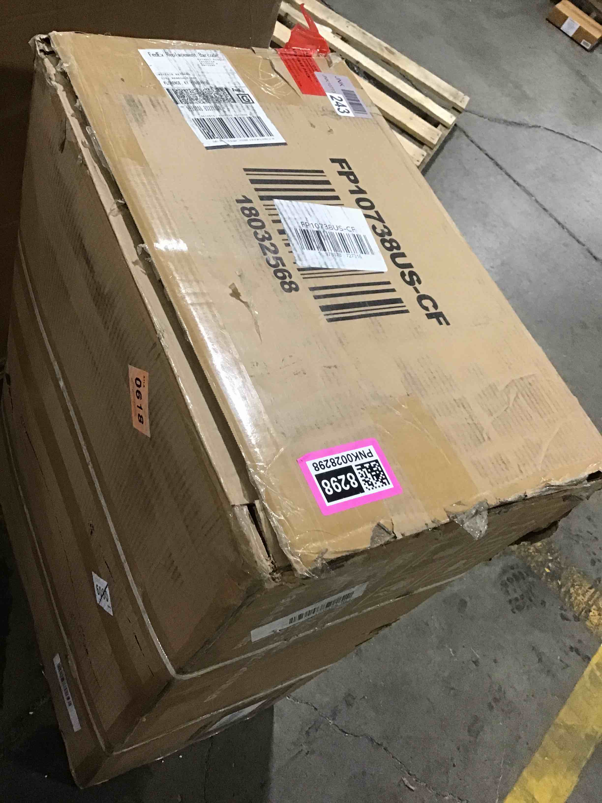 https://s3.amazonaws.com/lotting-images-prod/bidfta/PNK0028298_1733334808678.jpeg