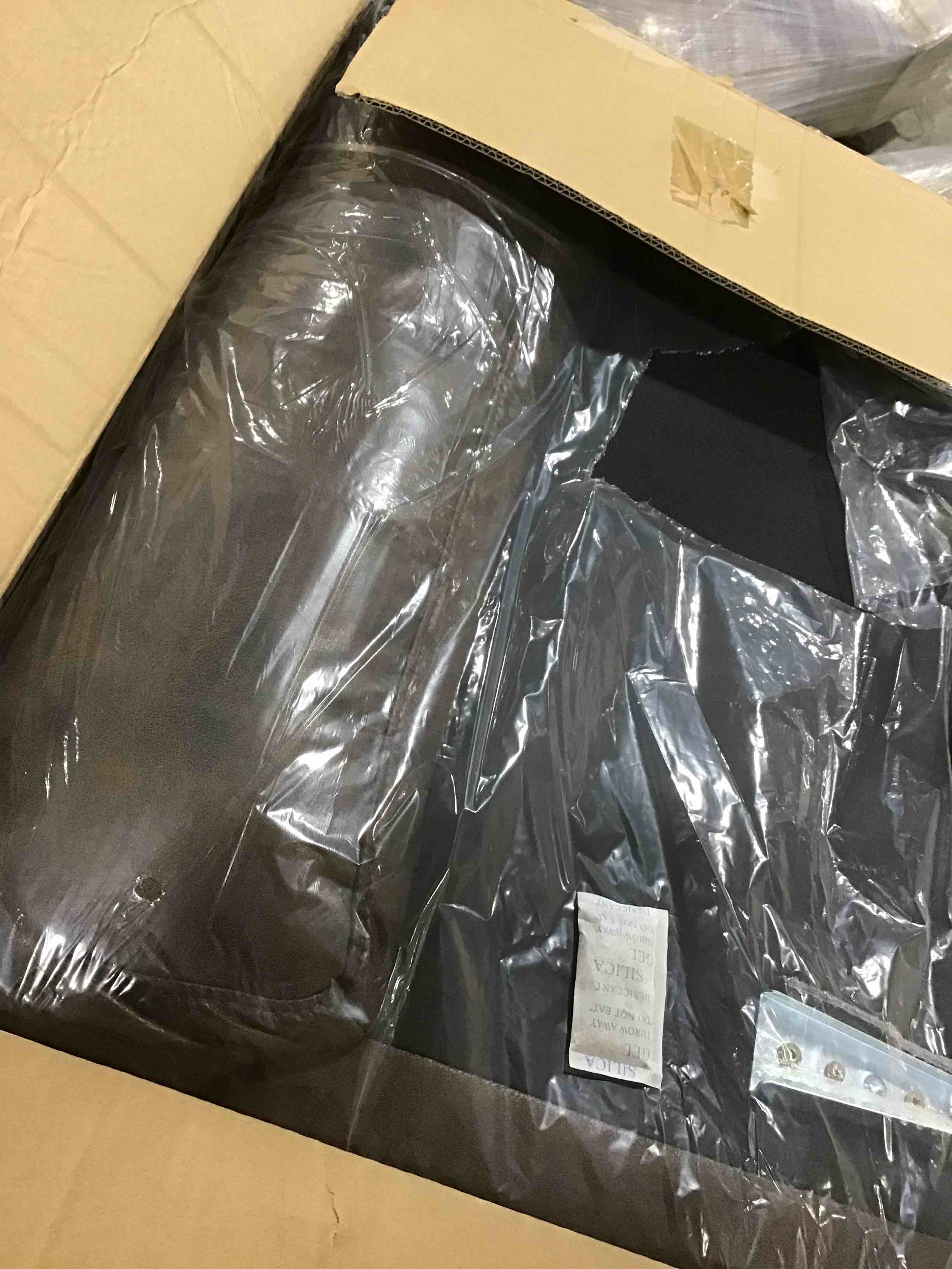 https://s3.amazonaws.com/lotting-images-prod/bidfta/PNK0028406_1733253669582.jpeg