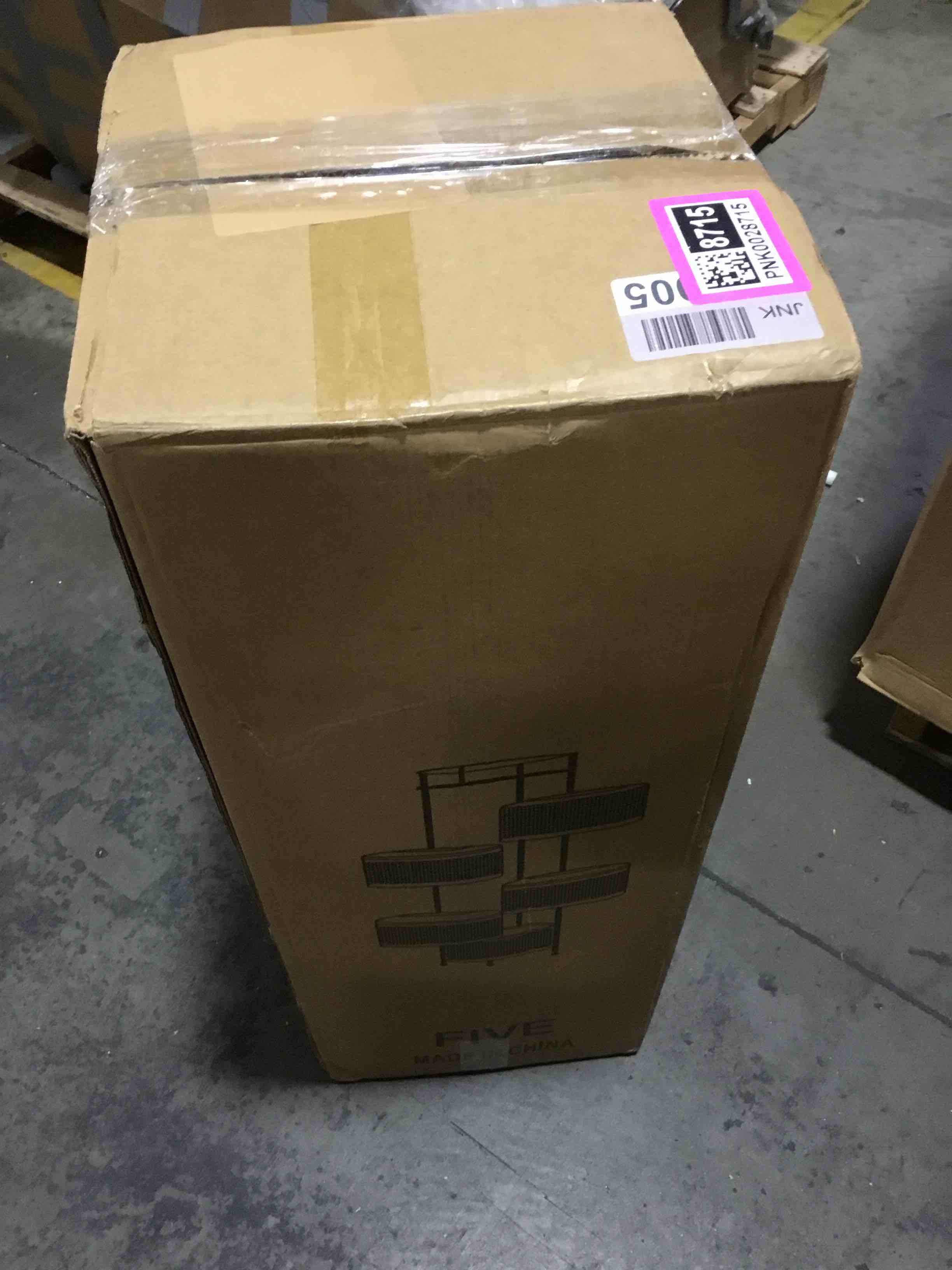 https://s3.amazonaws.com/lotting-images-prod/bidfta/PNK0028715_1732891773747.jpeg